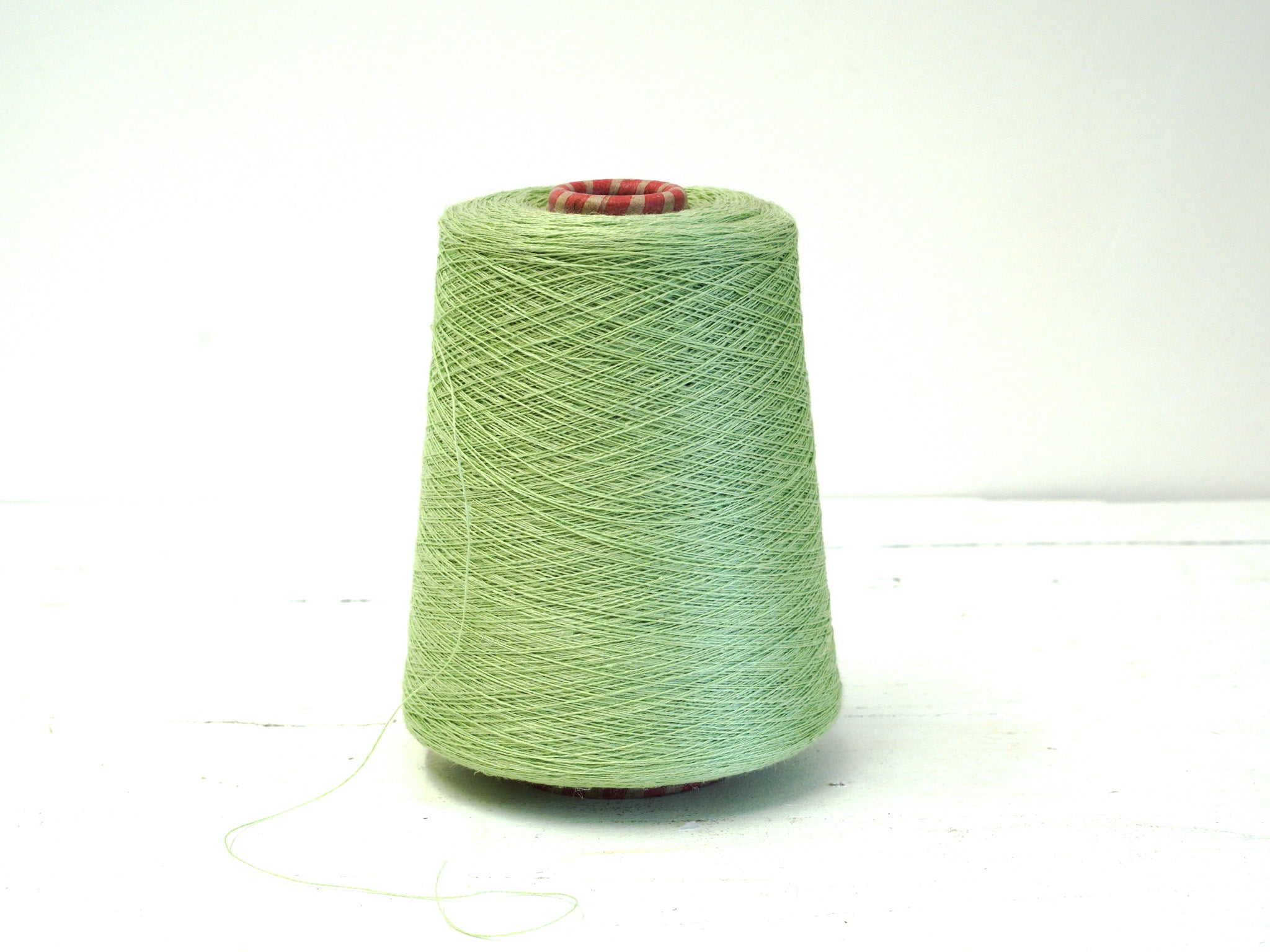 Green Linen Yarn: Baltic Flax, Lace Knitting, Crochet (100g/1000m in Cone)