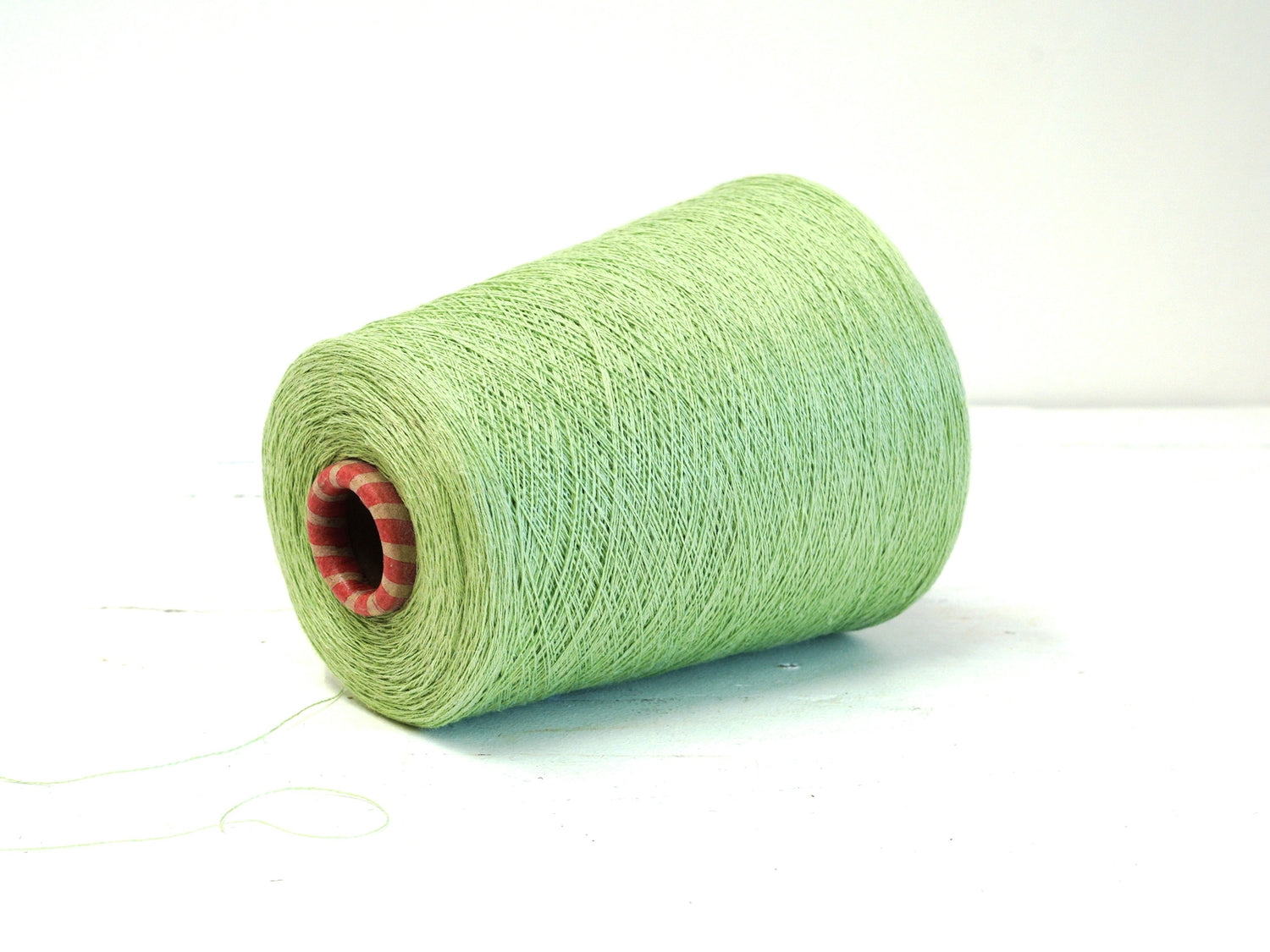 Green Linen Yarn: Baltic Flax, Lace Knitting, Crochet (100g/1000m in Cone)