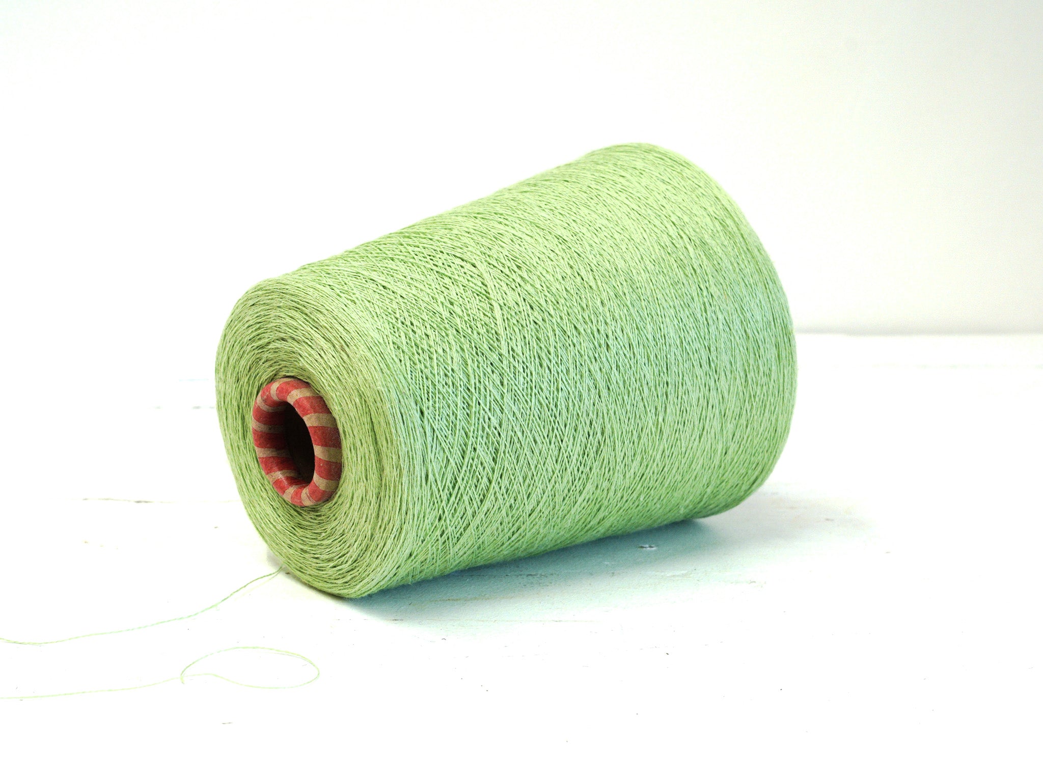 Green Linen Yarn: Baltic Flax, Lace Knitting, Crochet (100g/1000m in Cone)