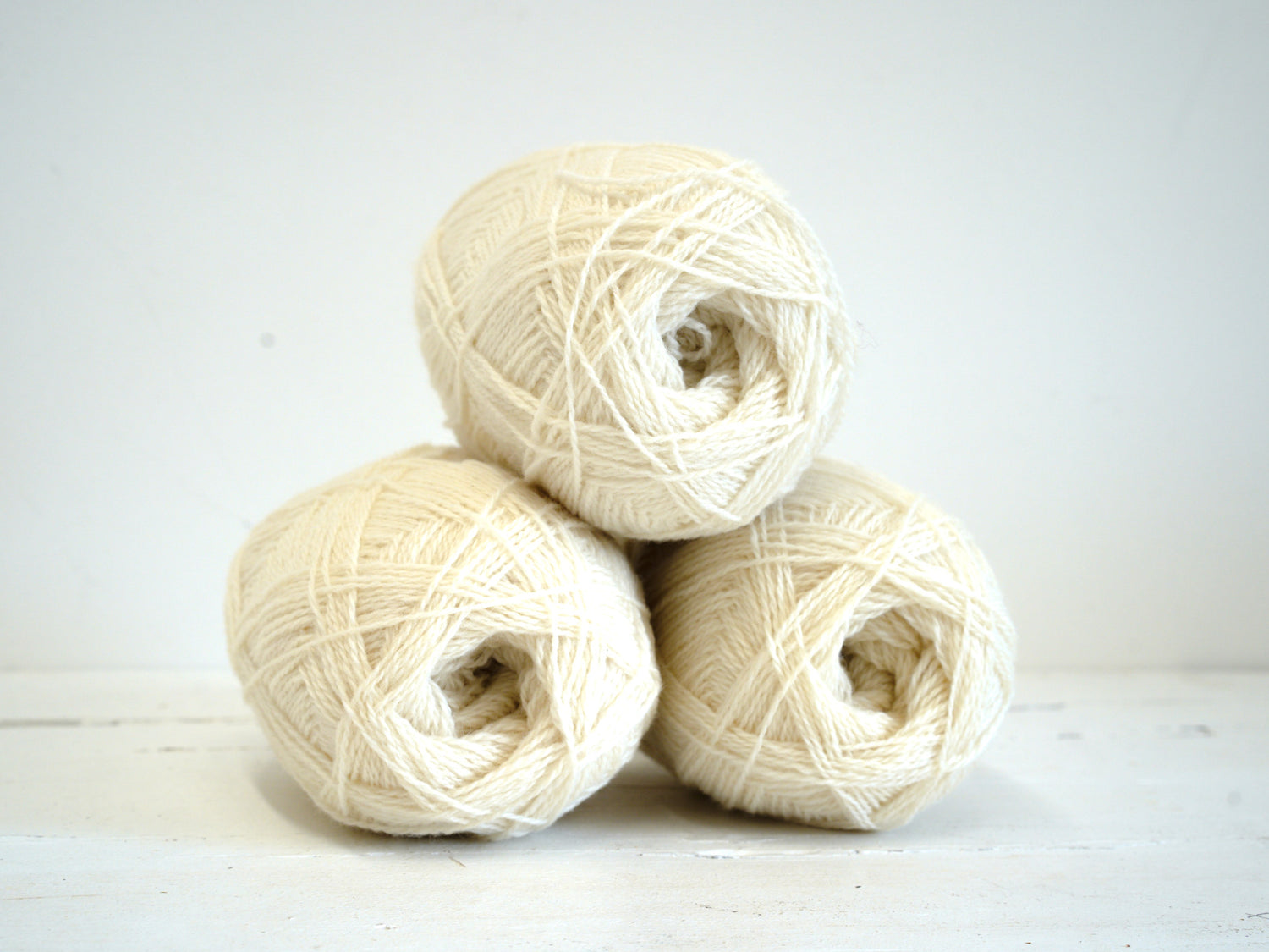 Milk-white New Zealand wool yarn - 100