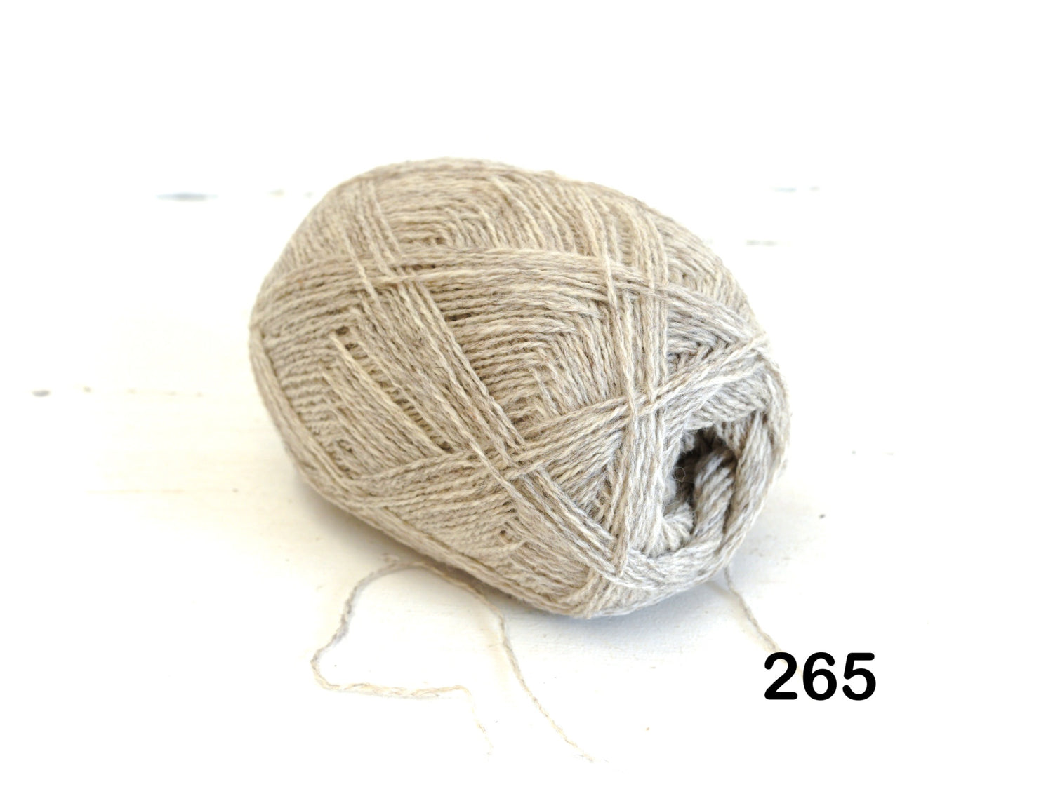Grey-brown color New Zealand  fingering wool - 265