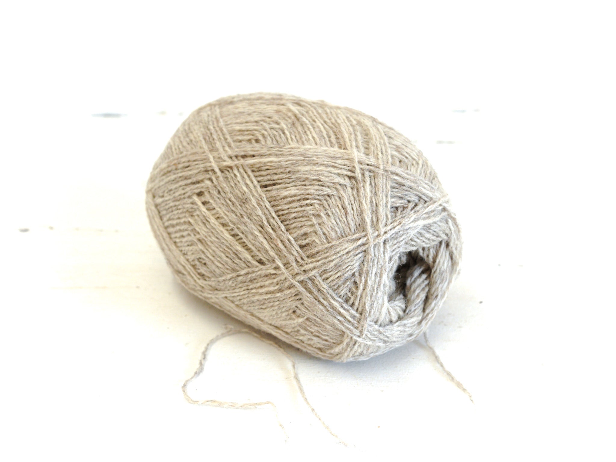 Grey-brown color New Zealand  fingering wool - 265