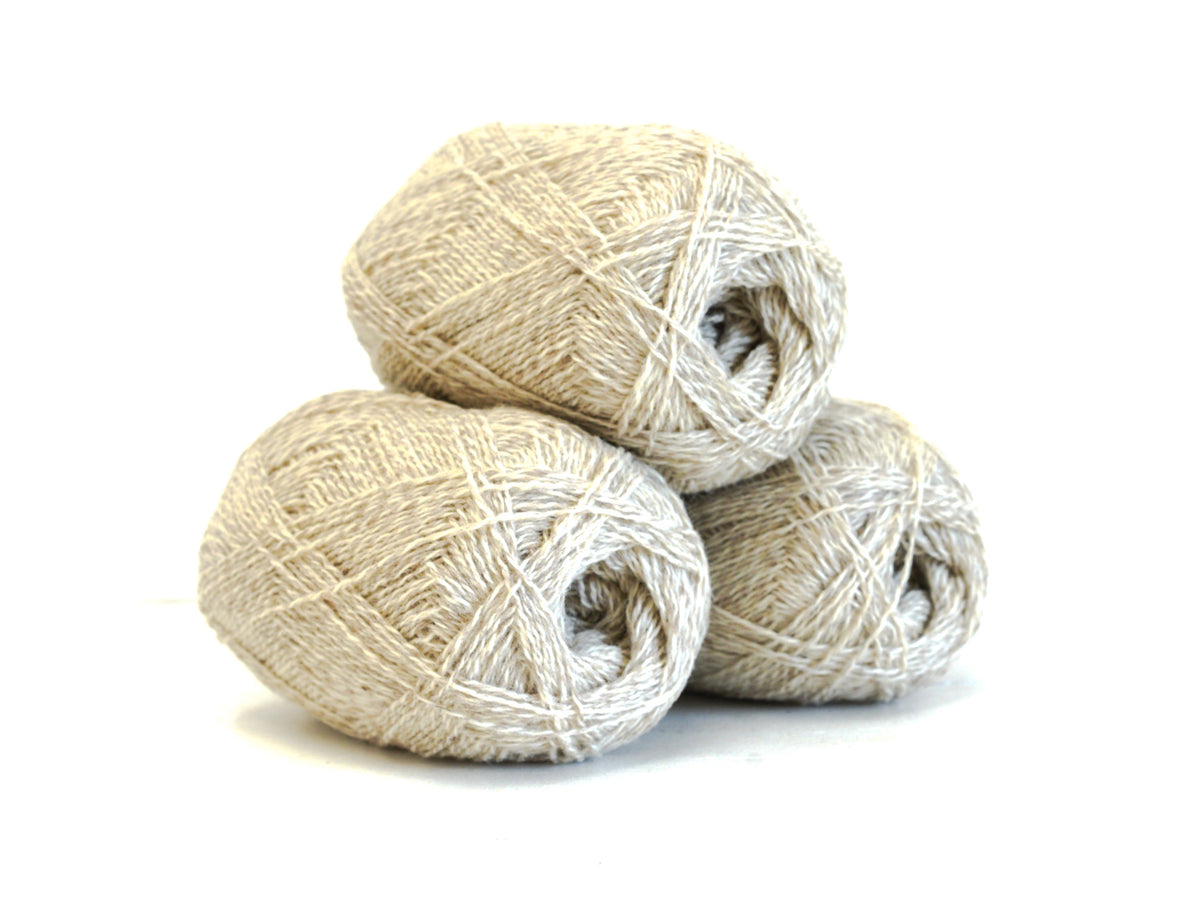 Beige-weiße neuseeländische Fingeringwolle - 280
