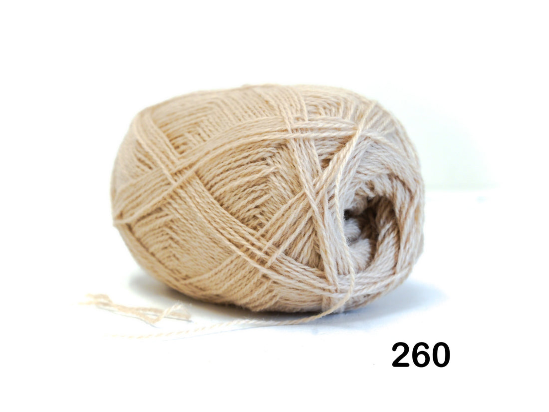 Beigefarbenes neuseeländisches Wollgarn - 260