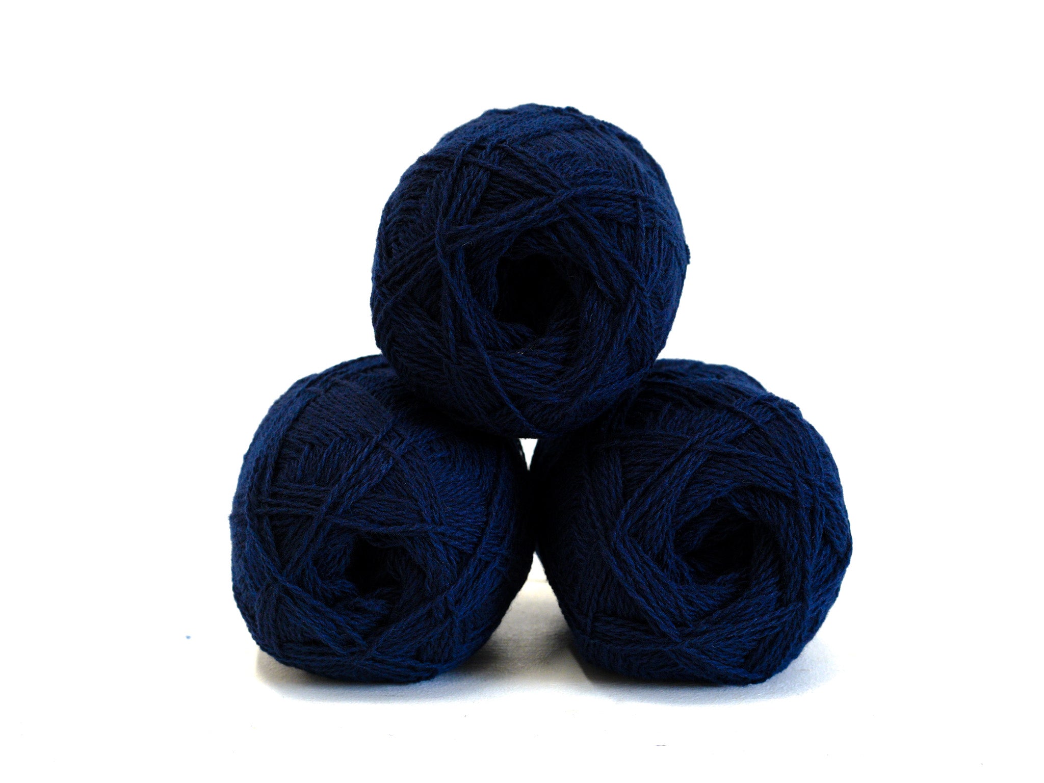 Dark blue New Zealand fingering wool yarn - 480