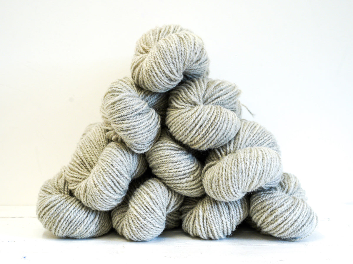 Lithuanian sheep wool yarn - 1 kg - light grey color