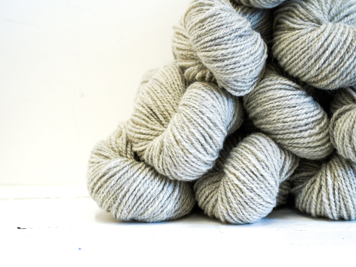 Lithuanian sheep wool yarn - 1 kg - light grey color