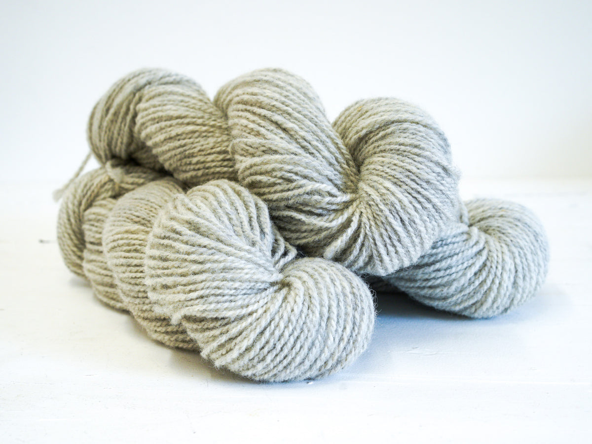 Lithuanian sheep wool yarn - 1 kg - light grey color