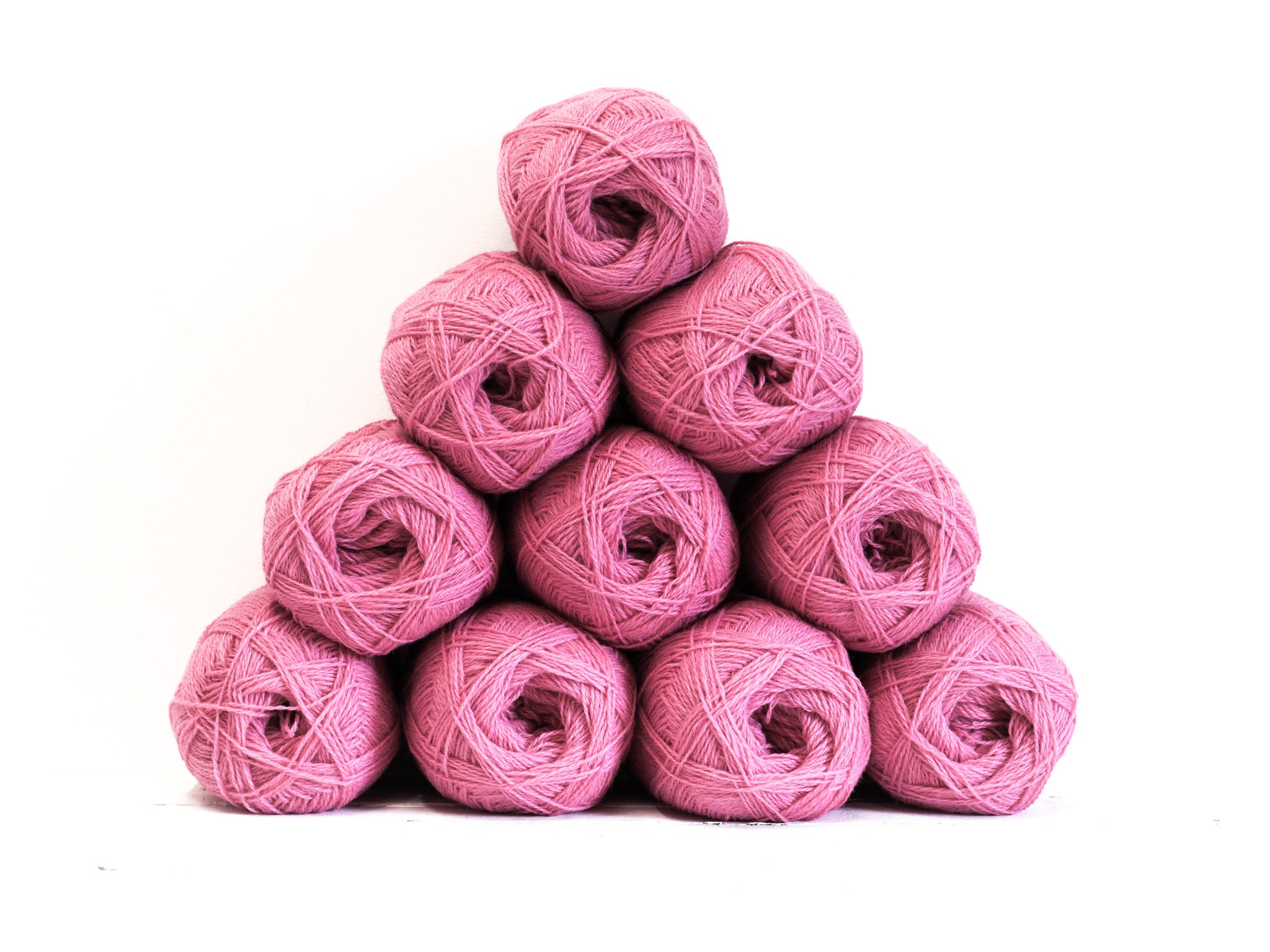 English rose color New Zealand wool yarn - 500