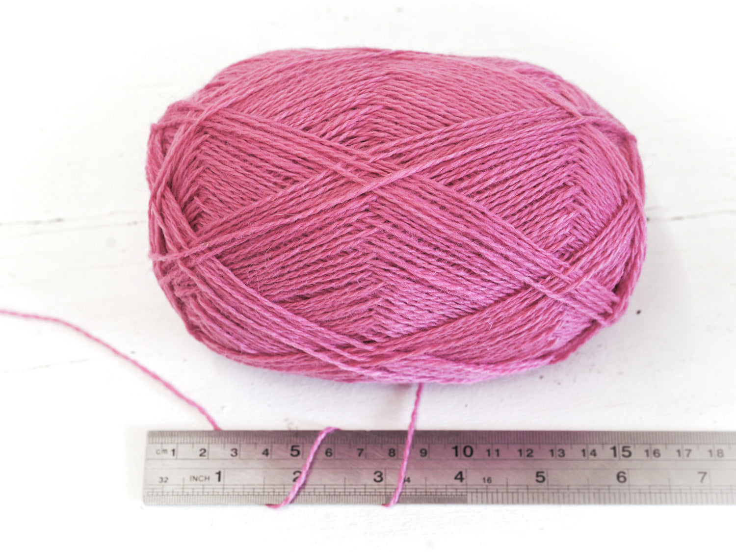 English rose color New Zealand wool yarn - 500