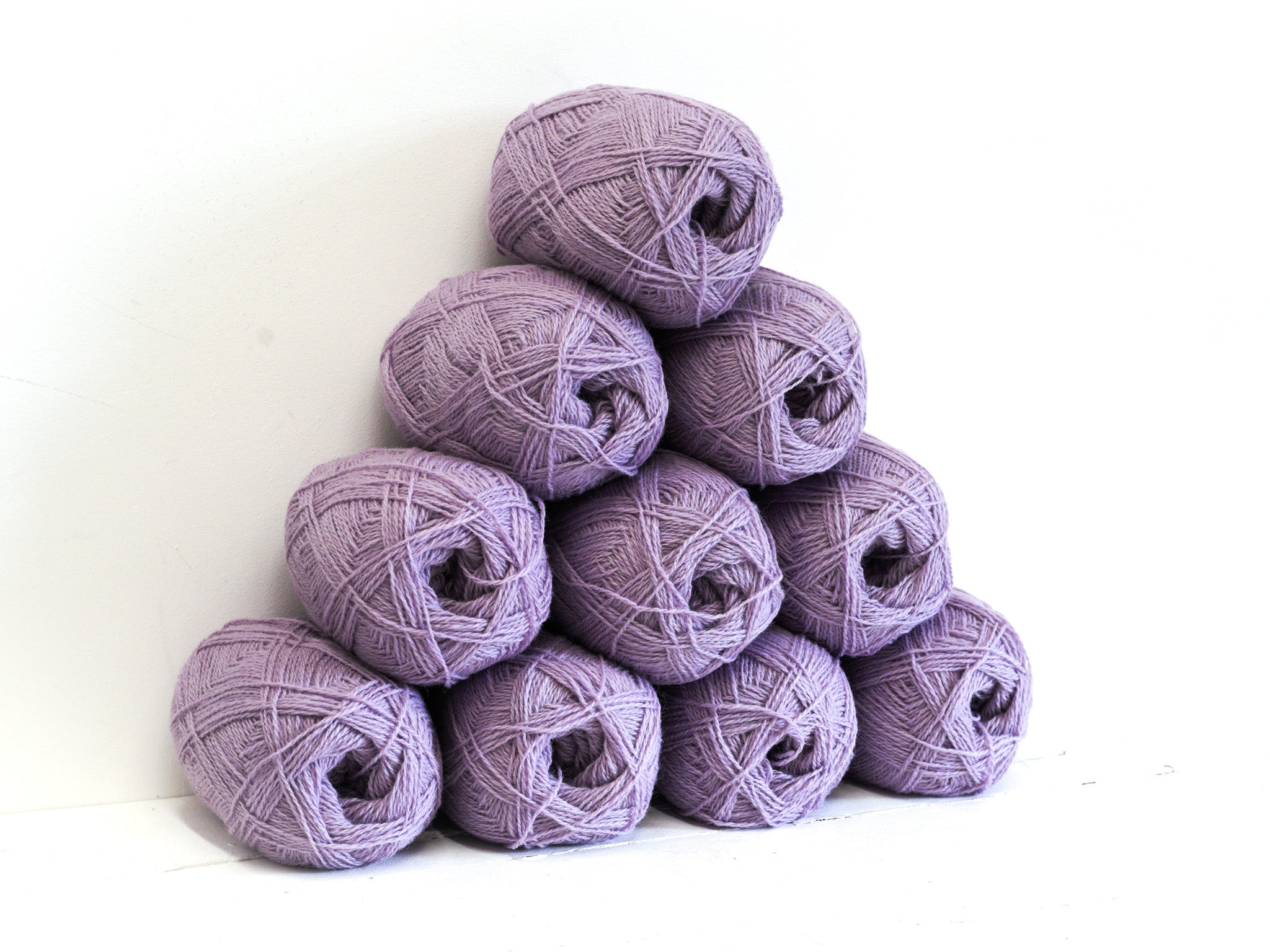 Purple New Zealand wool yarn - 250
