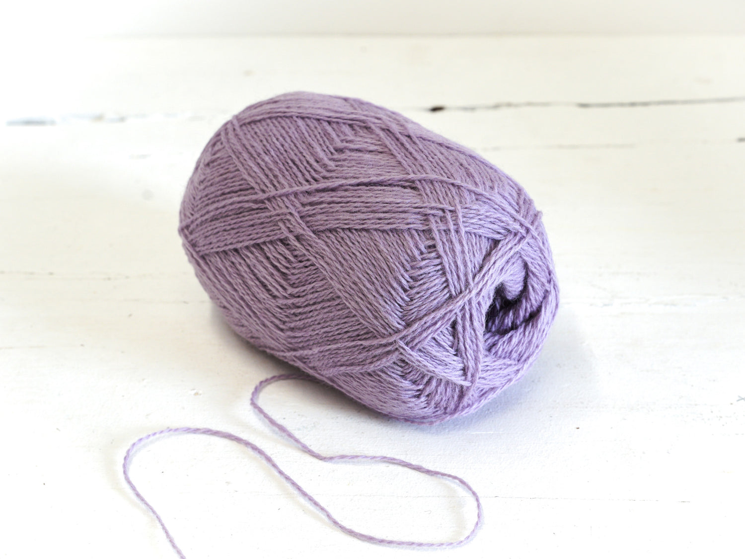 Purple New Zealand wool yarn - 250