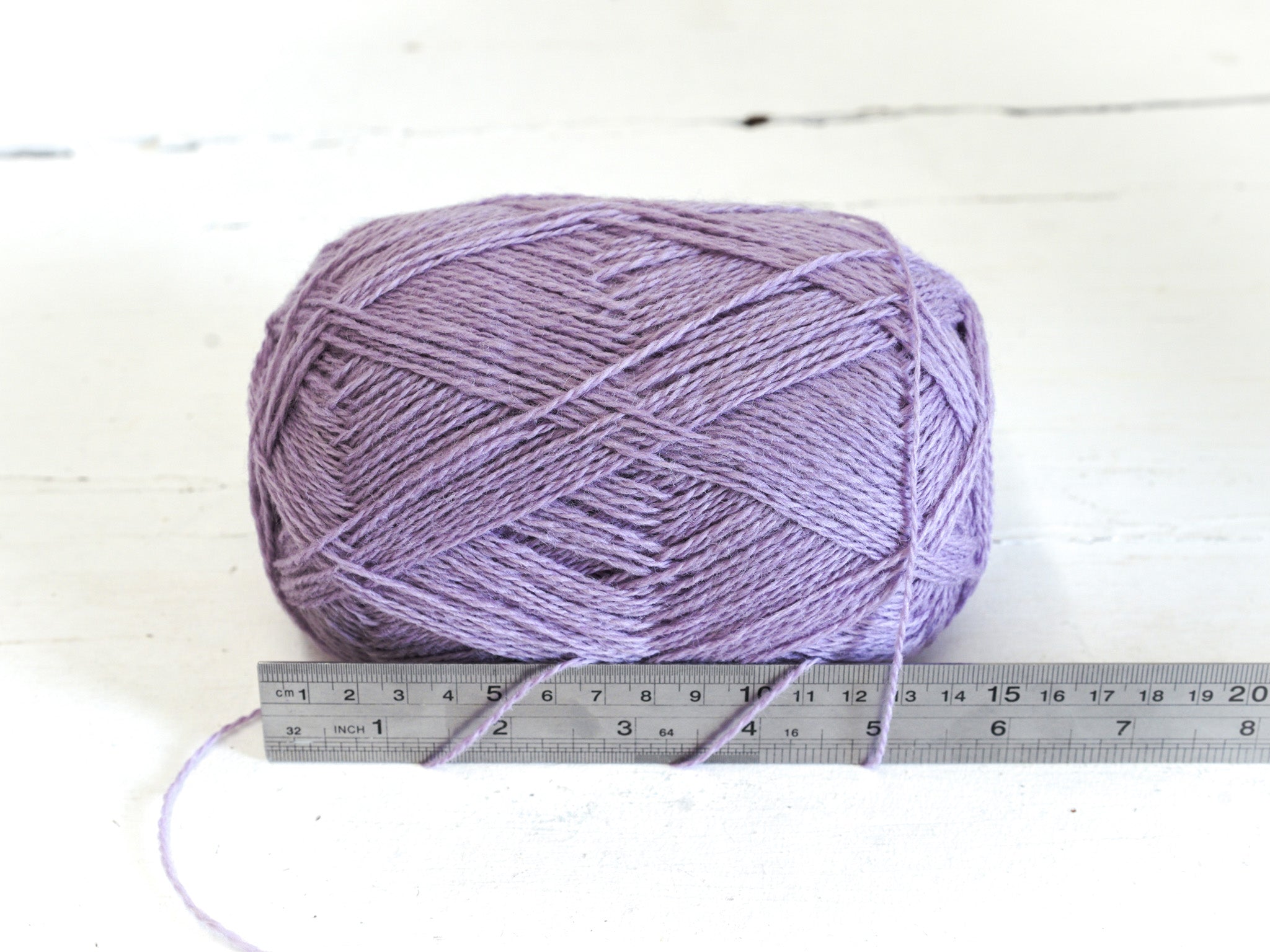Purple New Zealand wool yarn - 250