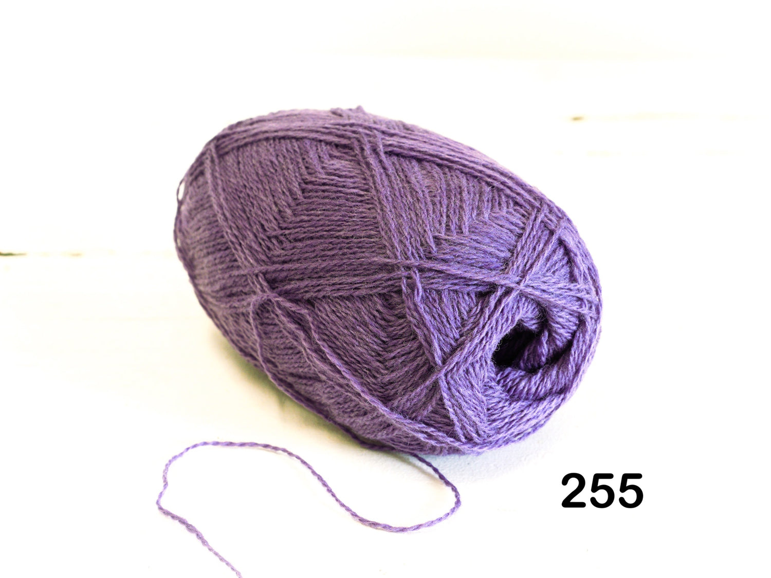Dusty violet New Zealand wool yarn - 255