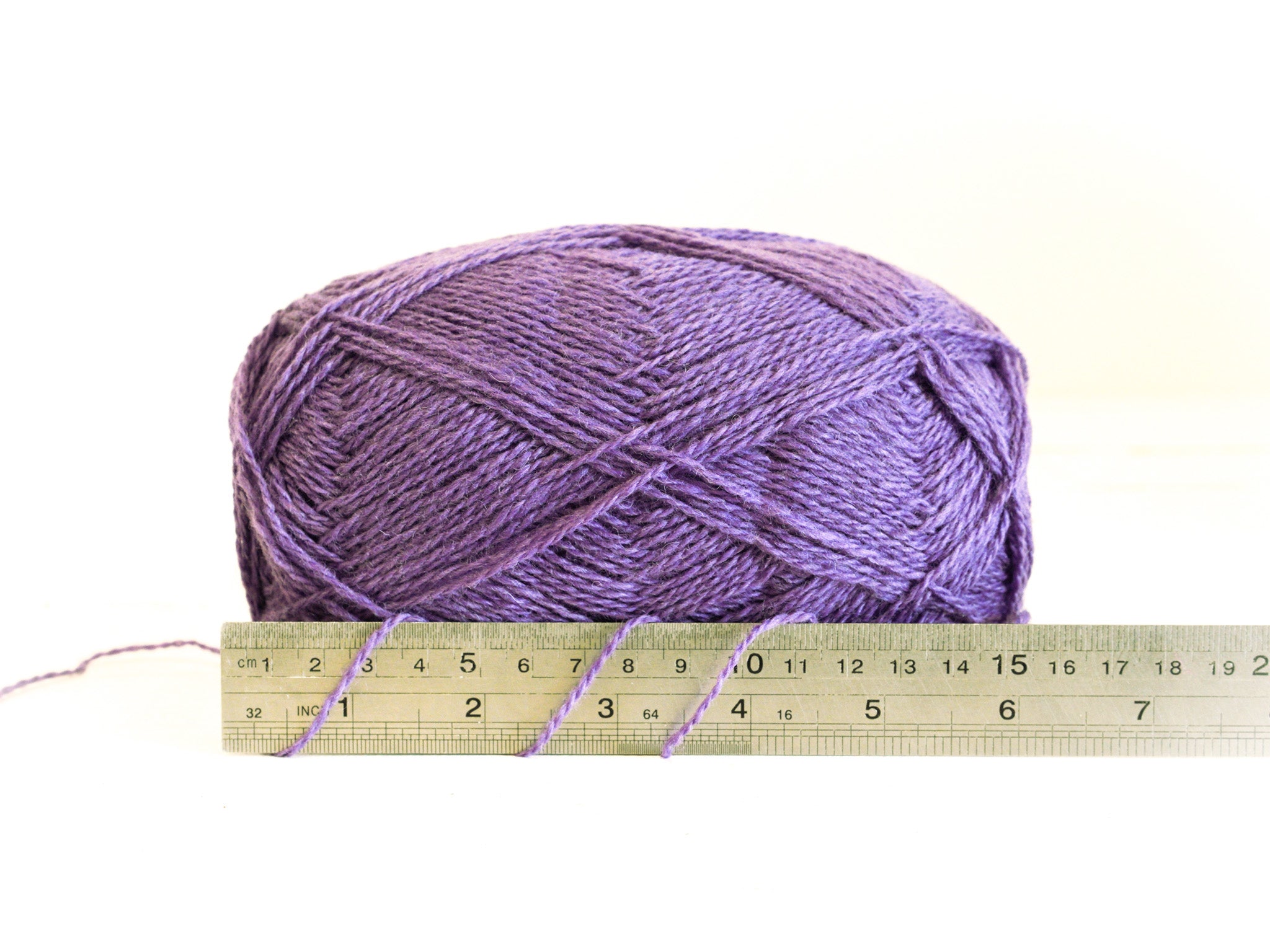 Dusty violet New Zealand wool yarn - 255