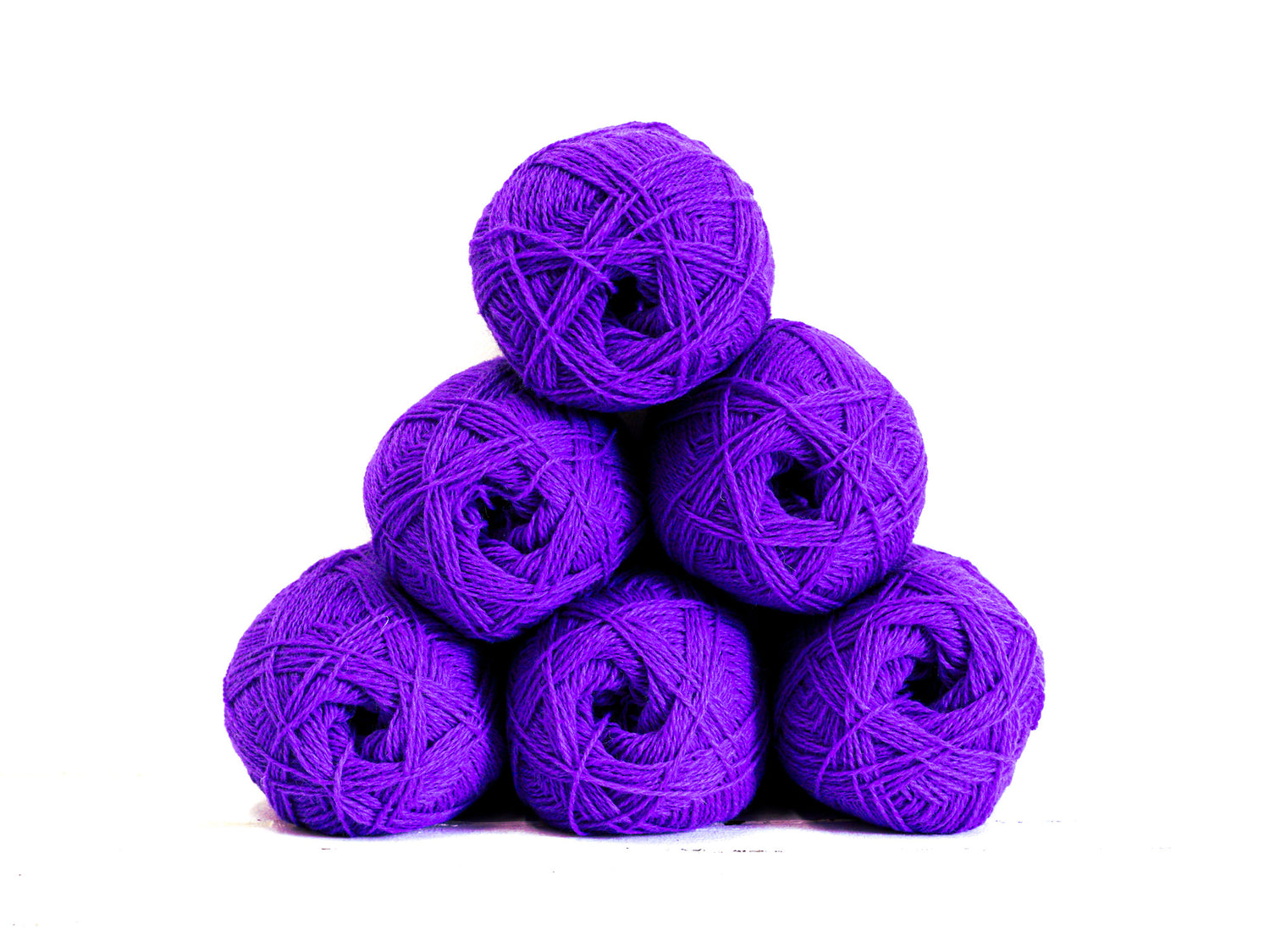 Royal purple New Zealand wool yarn - 106