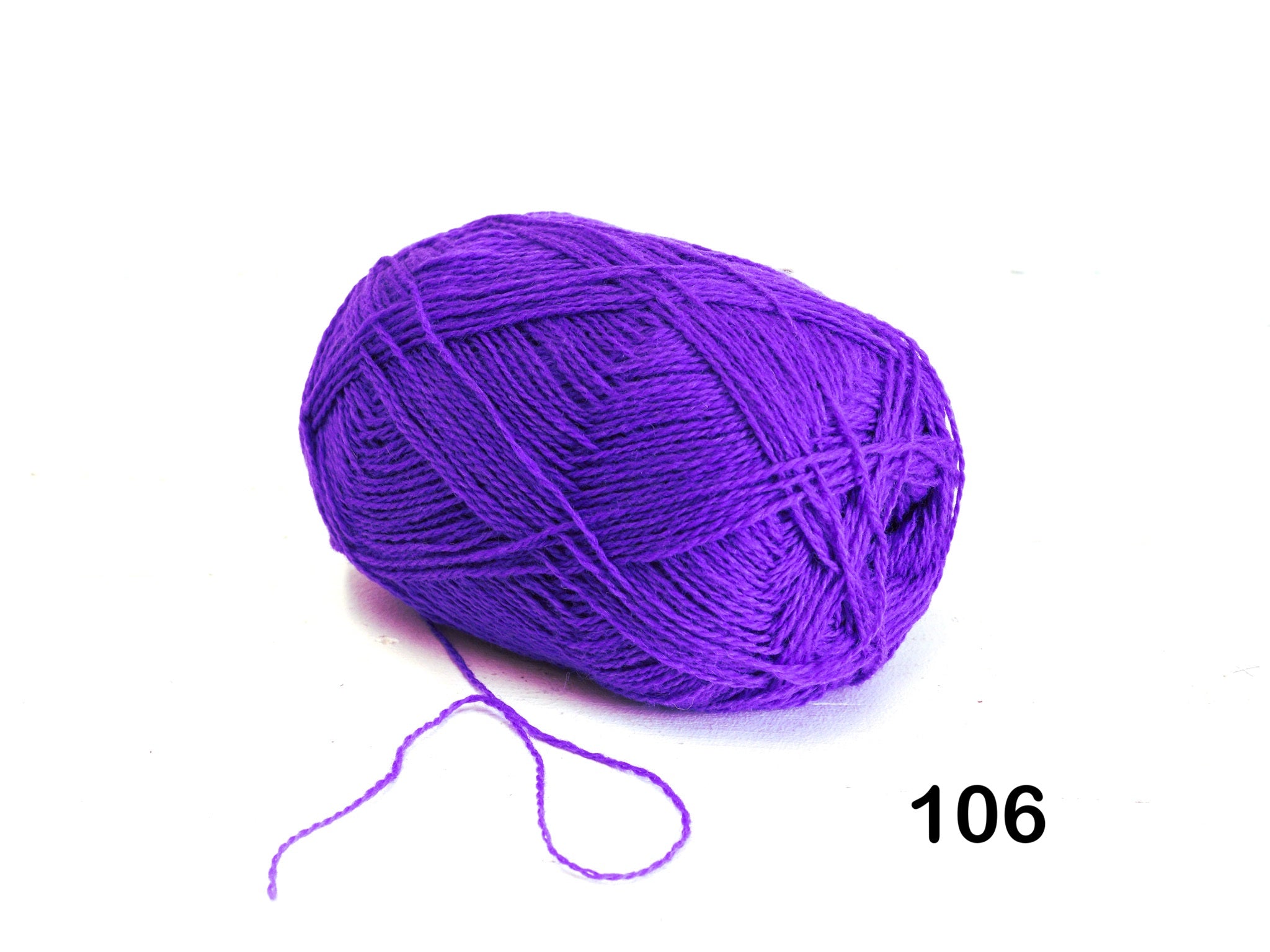 Royal purple New Zealand wool yarn - 106