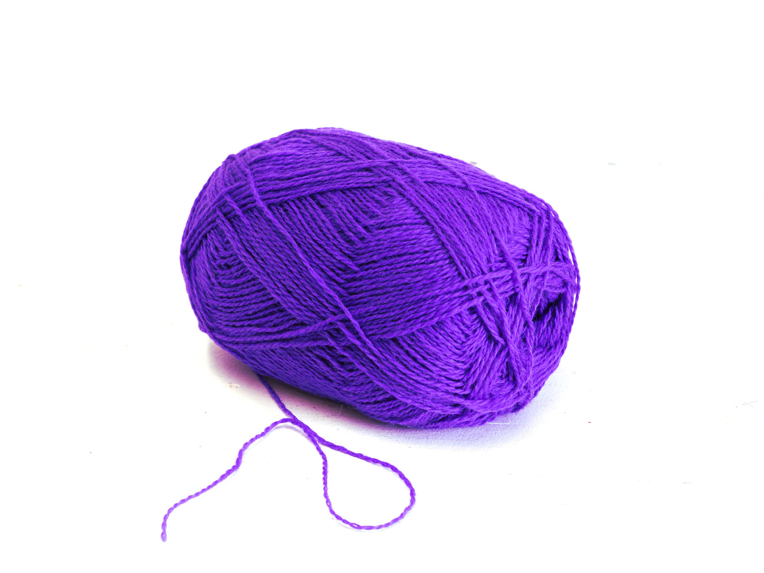 Royal purple New Zealand wool yarn - 106