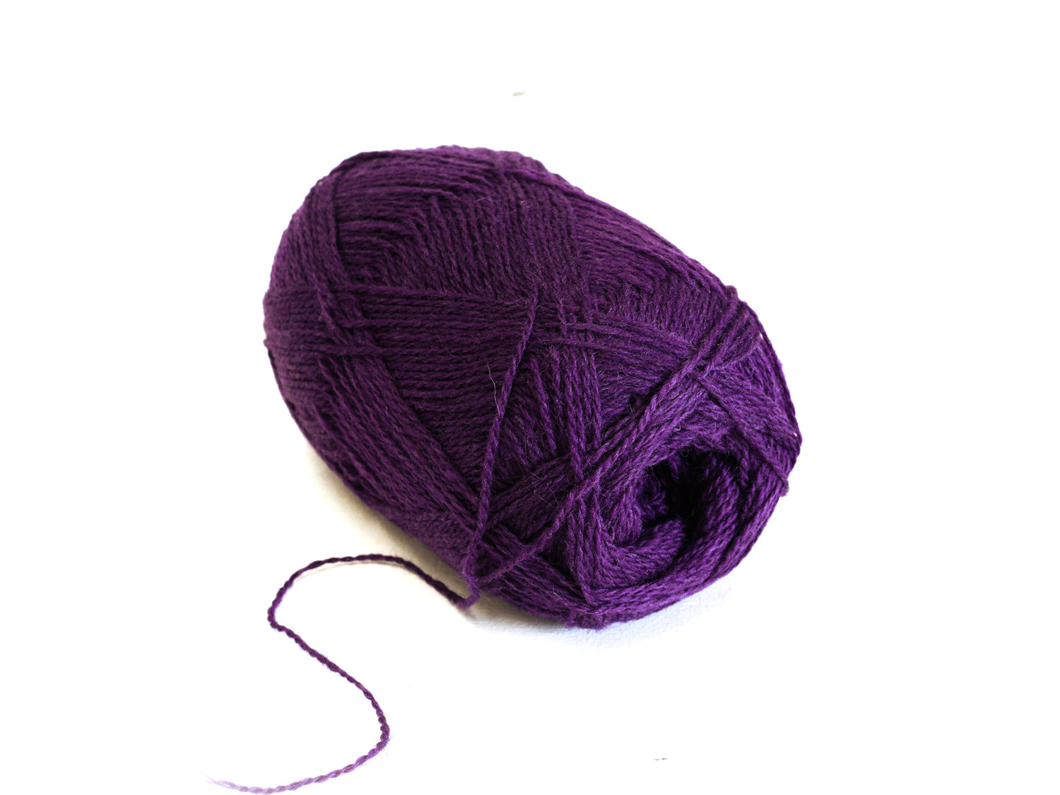 Purple New Zealand wool yarn - 109