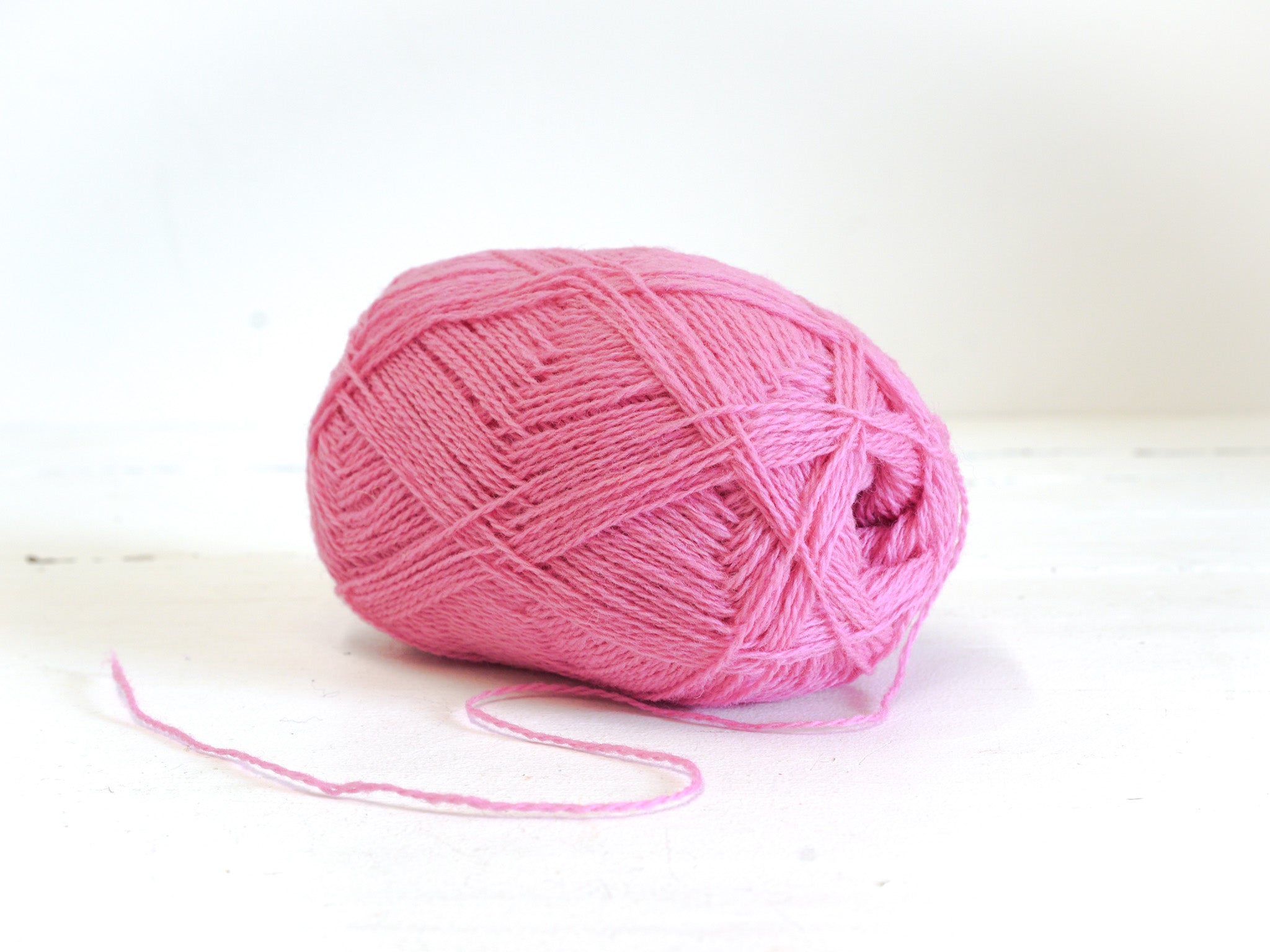 Rose berry New Zealand wool yarn - 105