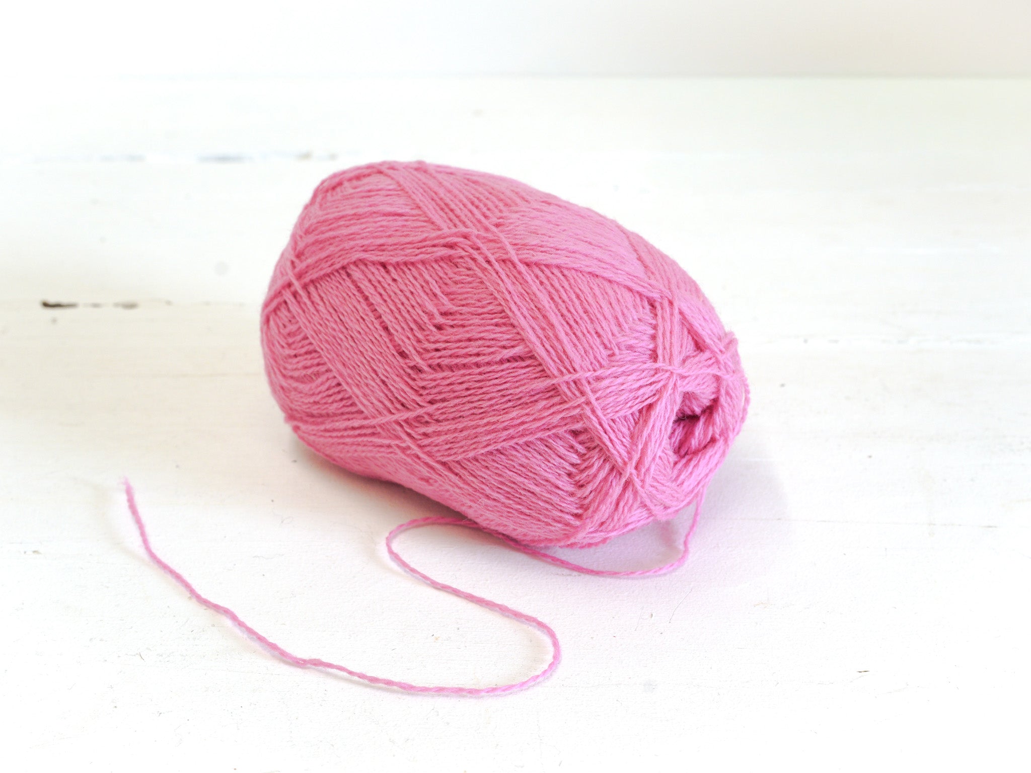Rose berry New Zealand wool yarn - 105