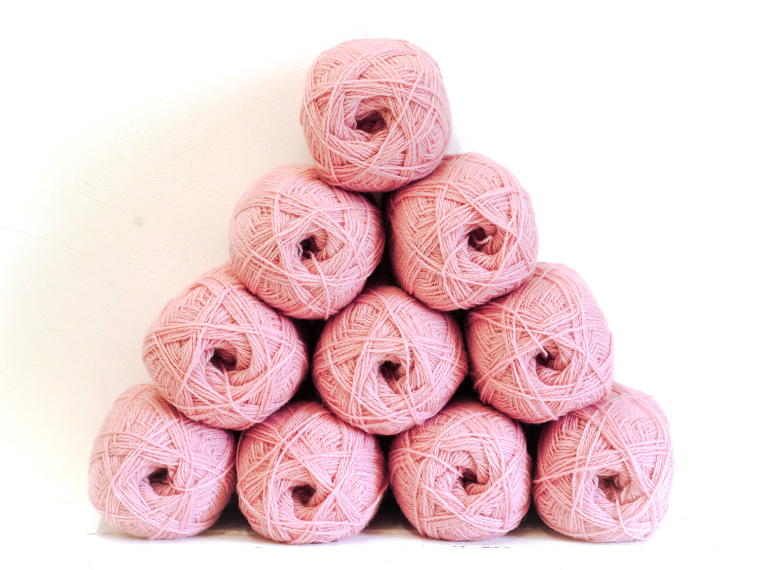 Blush pink New Zealand wool yarn - 522
