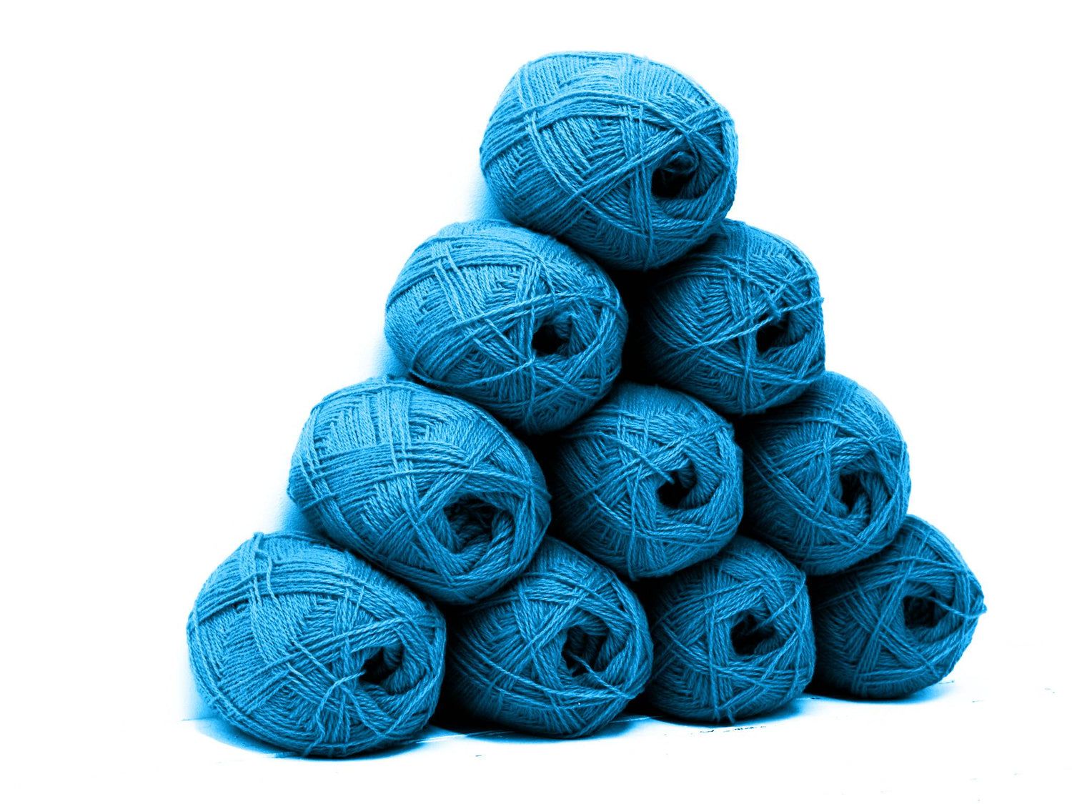 Vibrant blue New Zealand wool yarn - 437