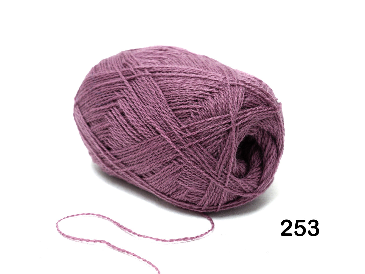 Winter rose color New Zealand wool yarn - 253