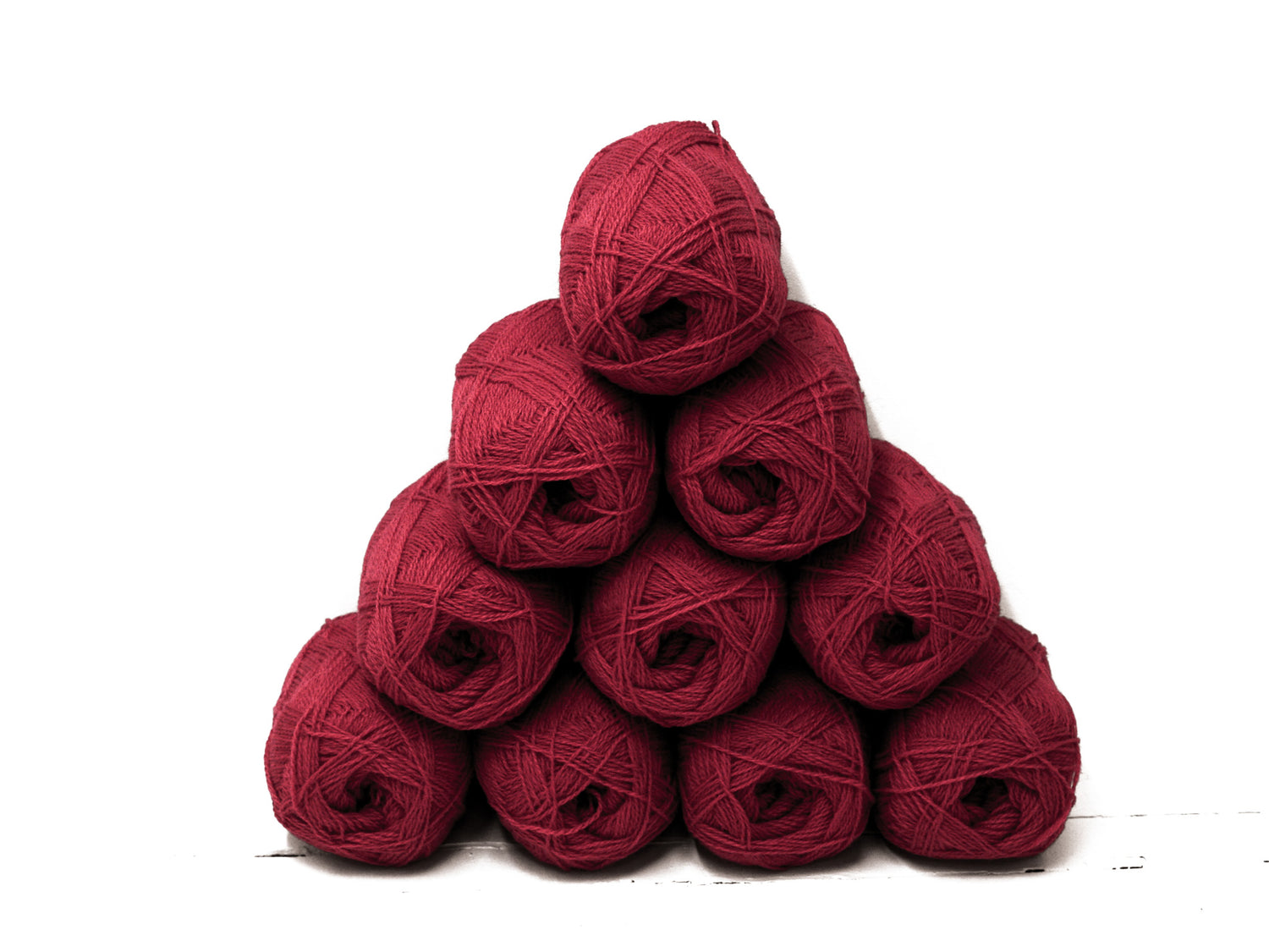Crimson Red New Zealand wool yarn - 560