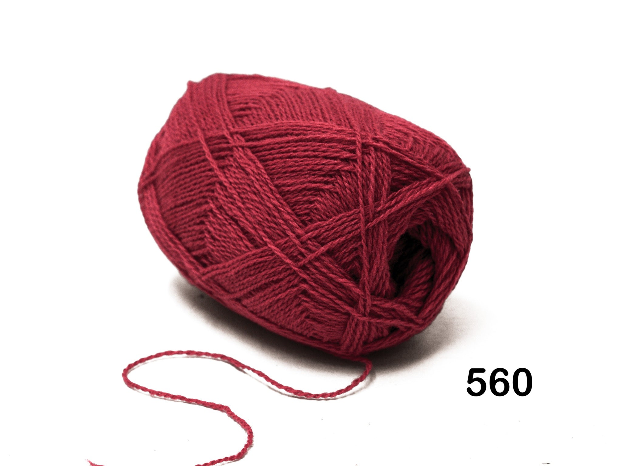Crimson Red New Zealand wool yarn - 560