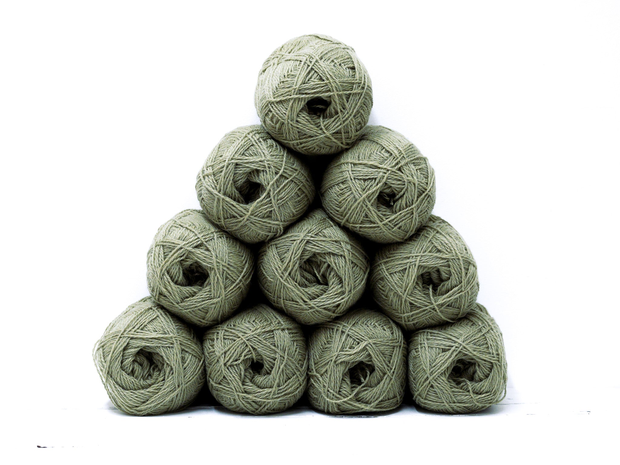 Olive green color New Zealand wool yarn - 325
