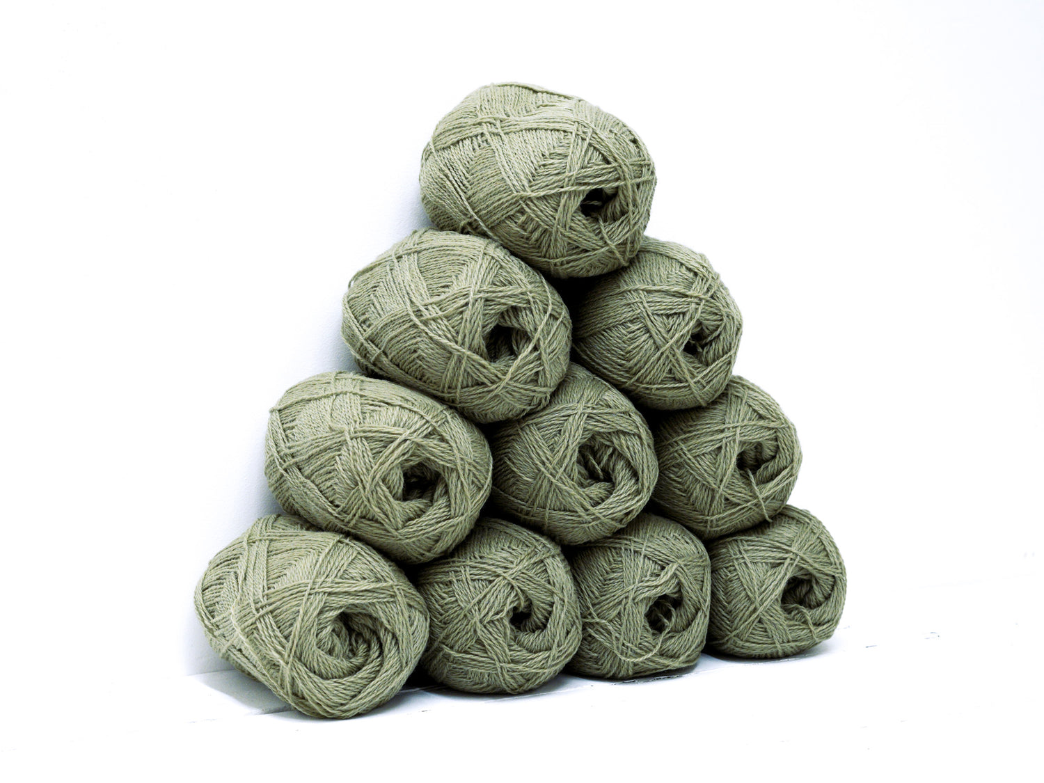 Olive green color New Zealand wool yarn - 325