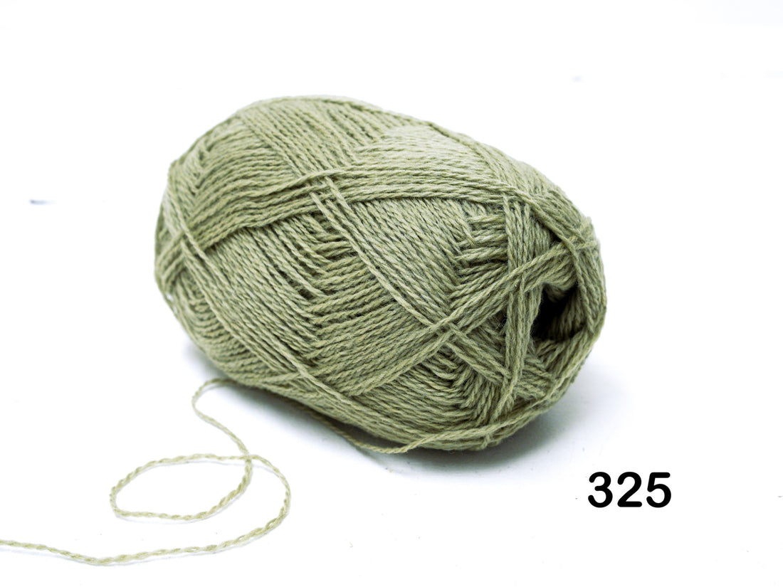 Olive green color New Zealand wool yarn - 325