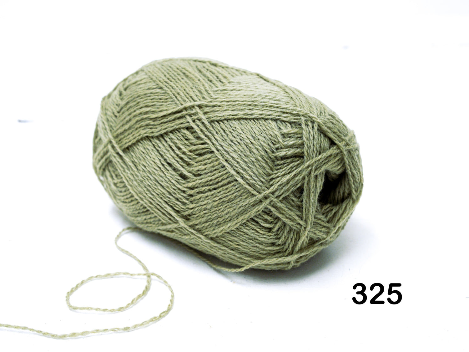 Olive green color New Zealand wool yarn - 325