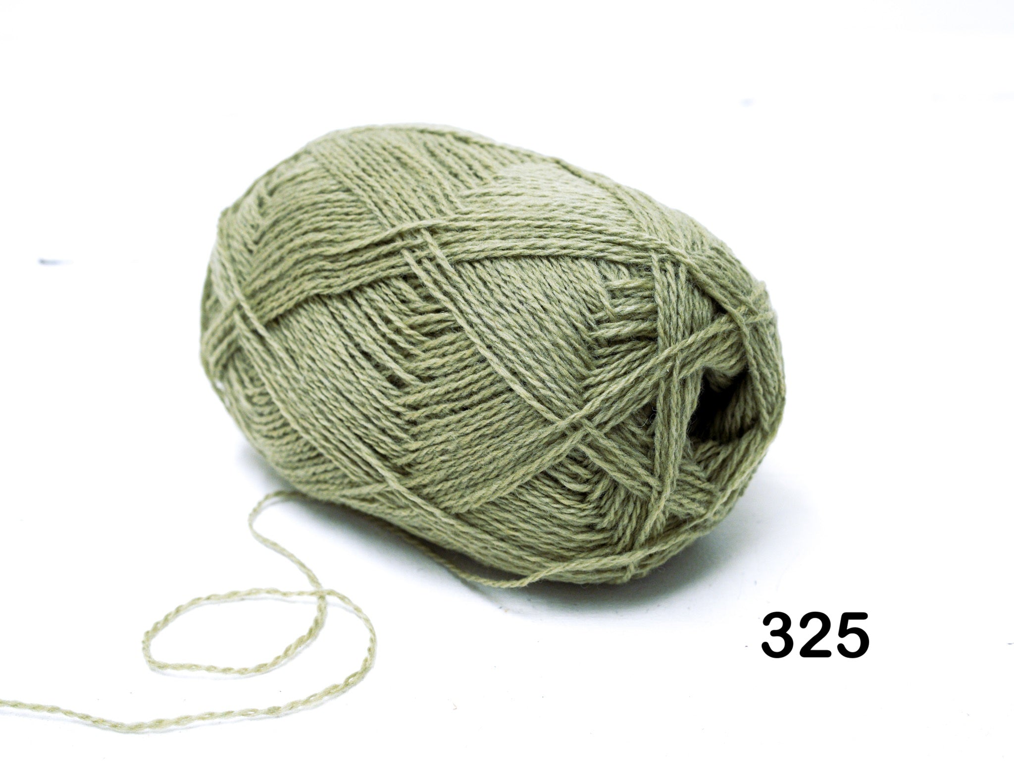 Olive green color New Zealand wool yarn - 325