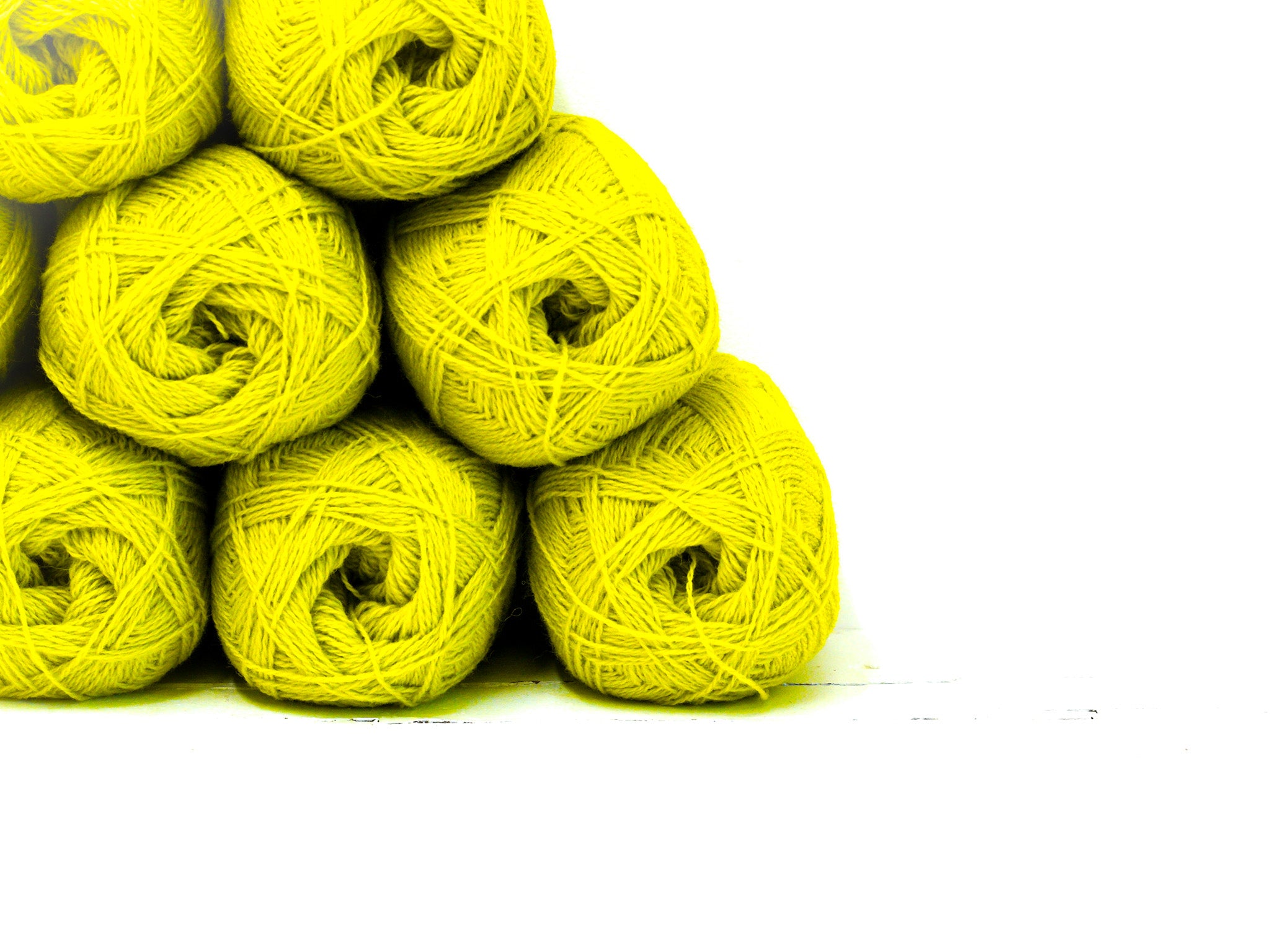 Vibrant yellow- green New Zealand wool yarn - 340
