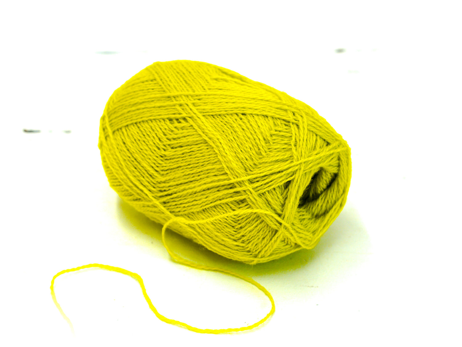 Vibrant yellow- green New Zealand wool yarn - 340