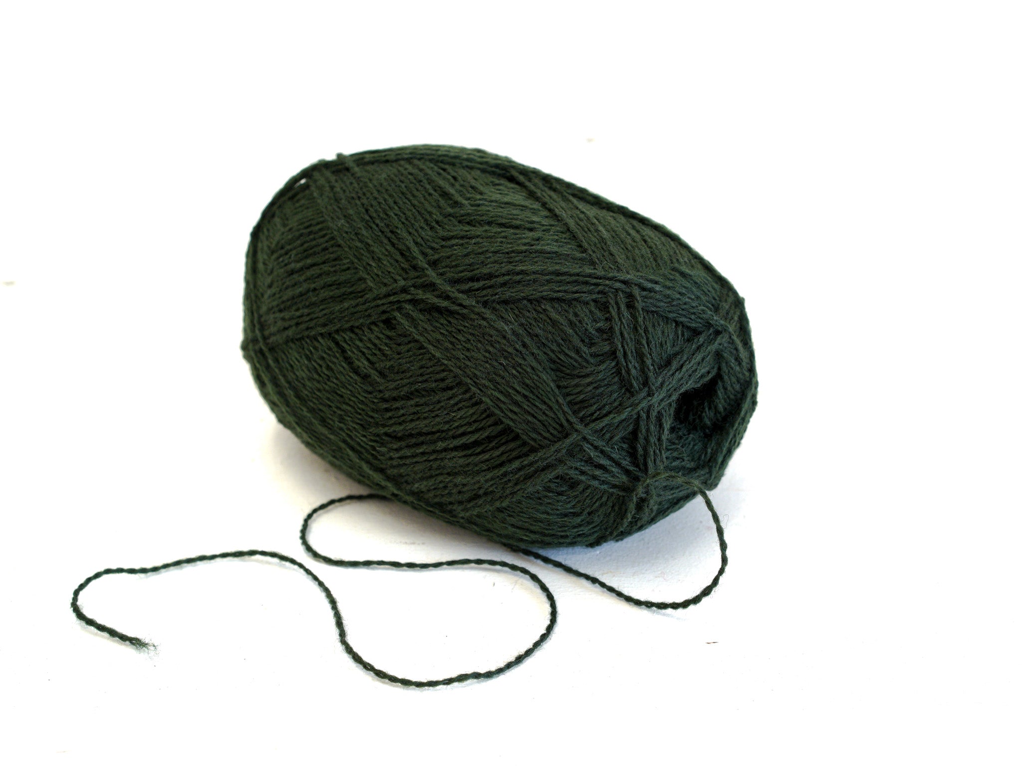 Deep Forest green New Zealand wool yarn - 360
