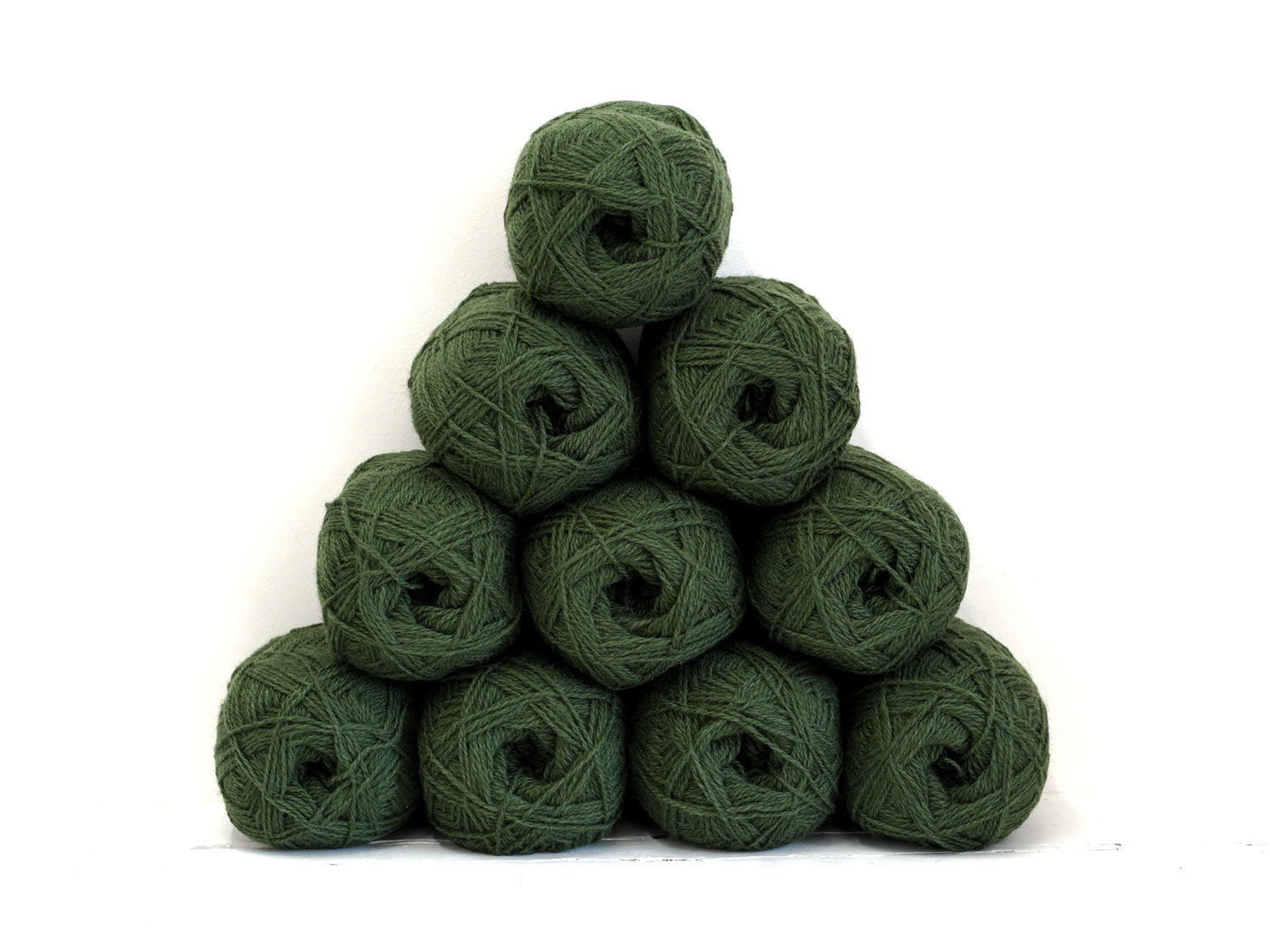 Forest green New Zealand wool yarn - 350