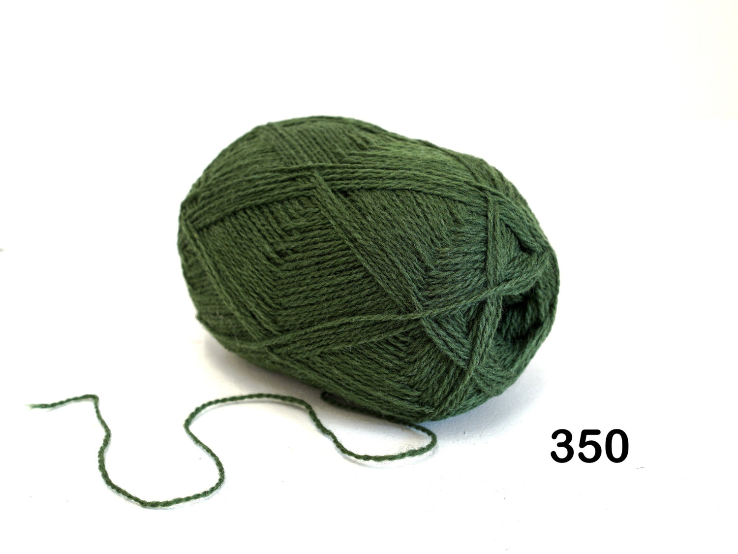 Forest green New Zealand wool yarn - 350