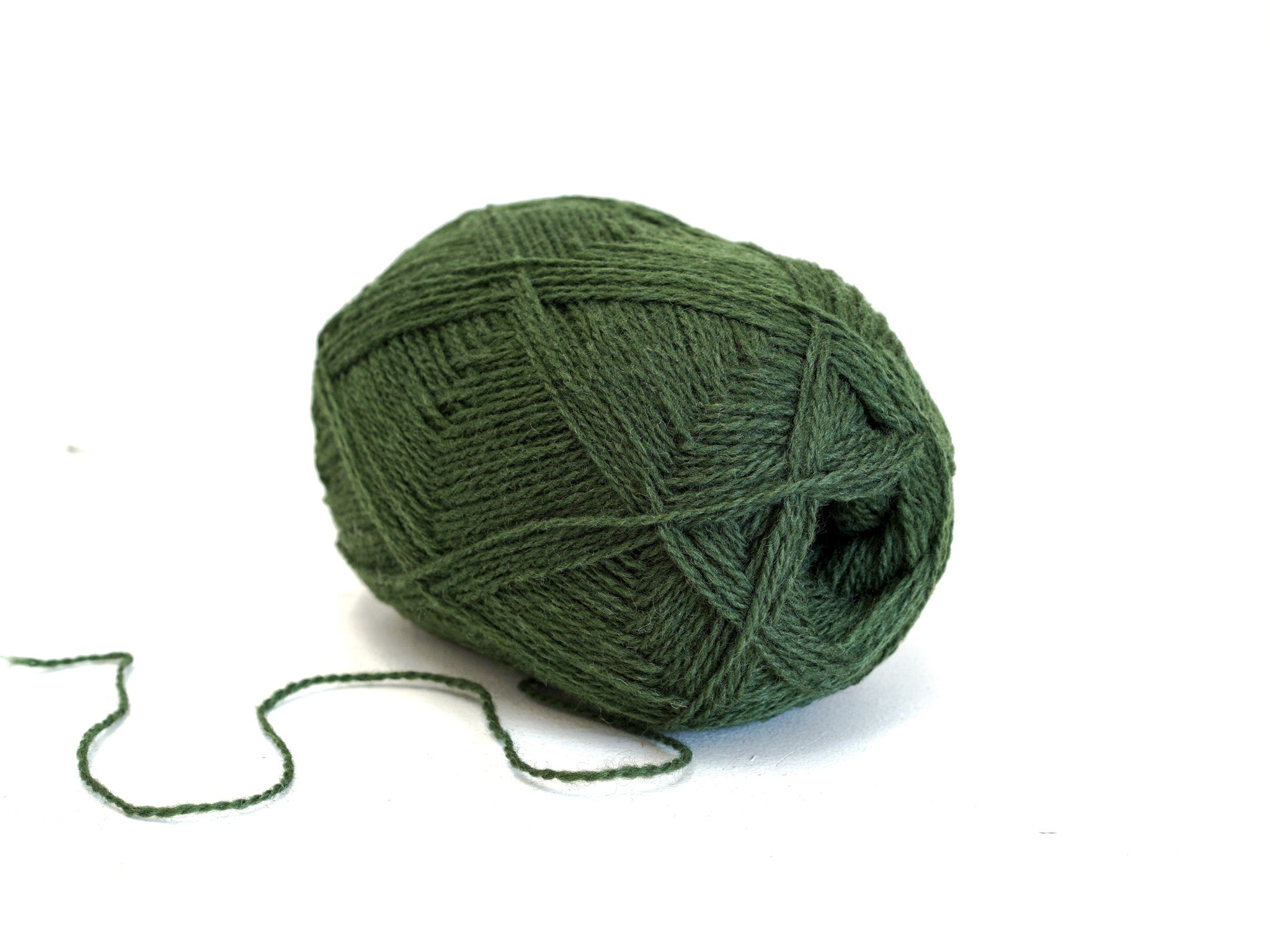 Forest green New Zealand wool yarn - 350