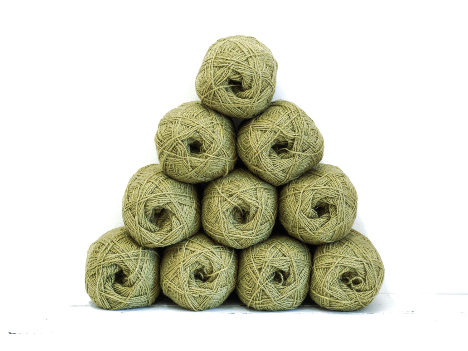 Neuseeländisches Fingering-Wollgarn in Pistaziengrün – 100 g / 3,5 oz., Farbe 330