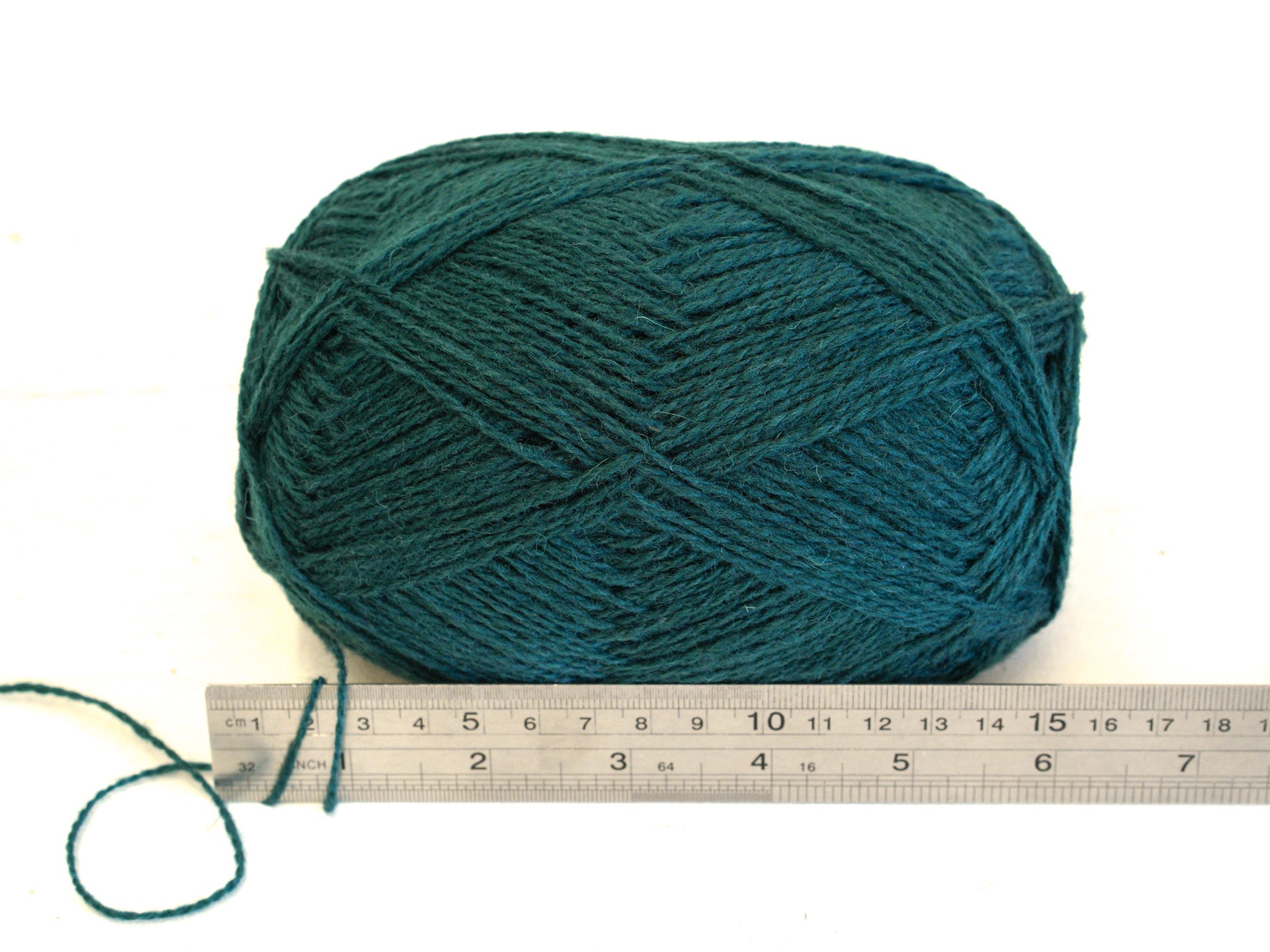 Emerald green New Zealand wool yarn - 380