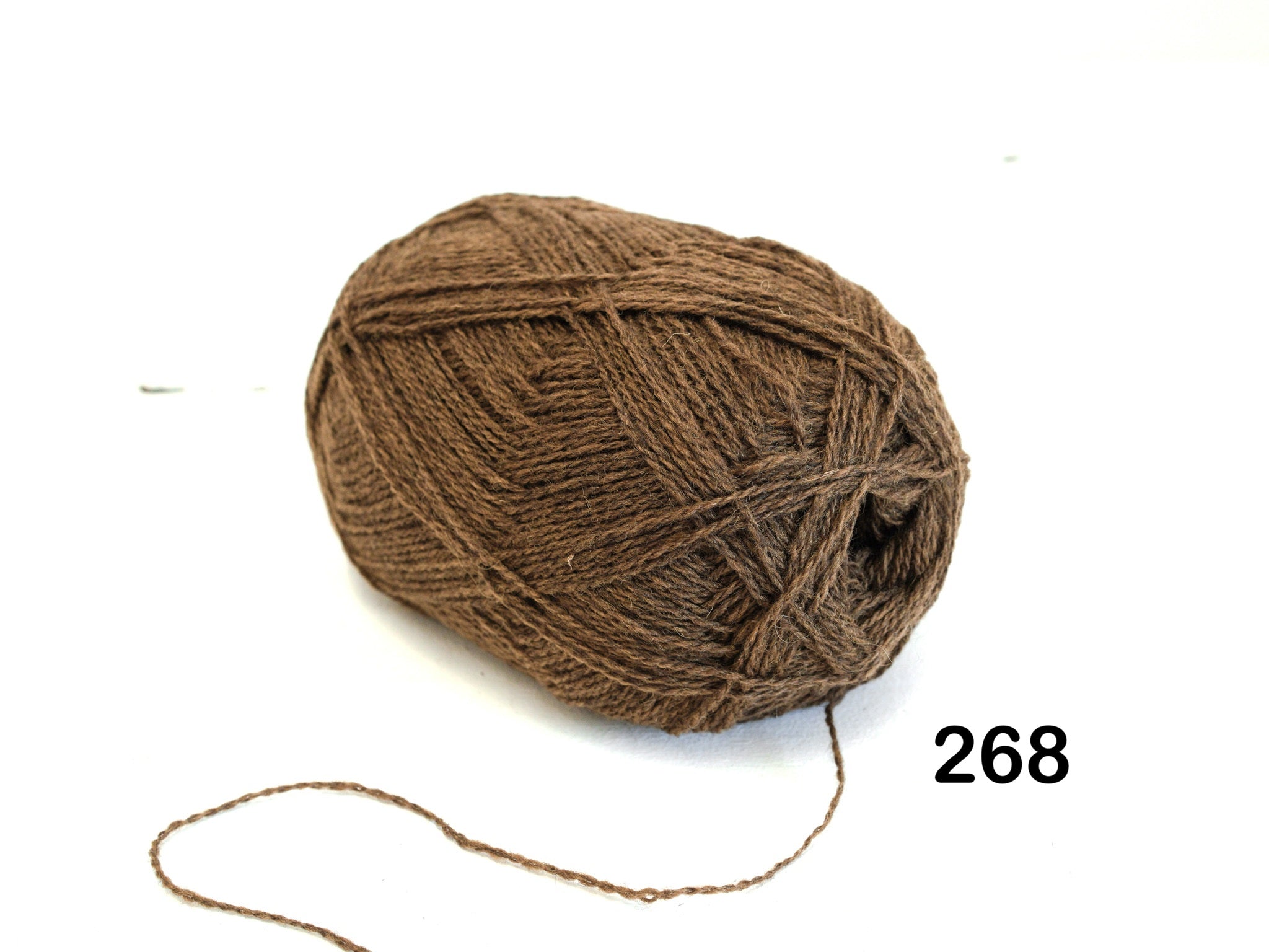 Moss brown color New Zealand wool yarn - 268