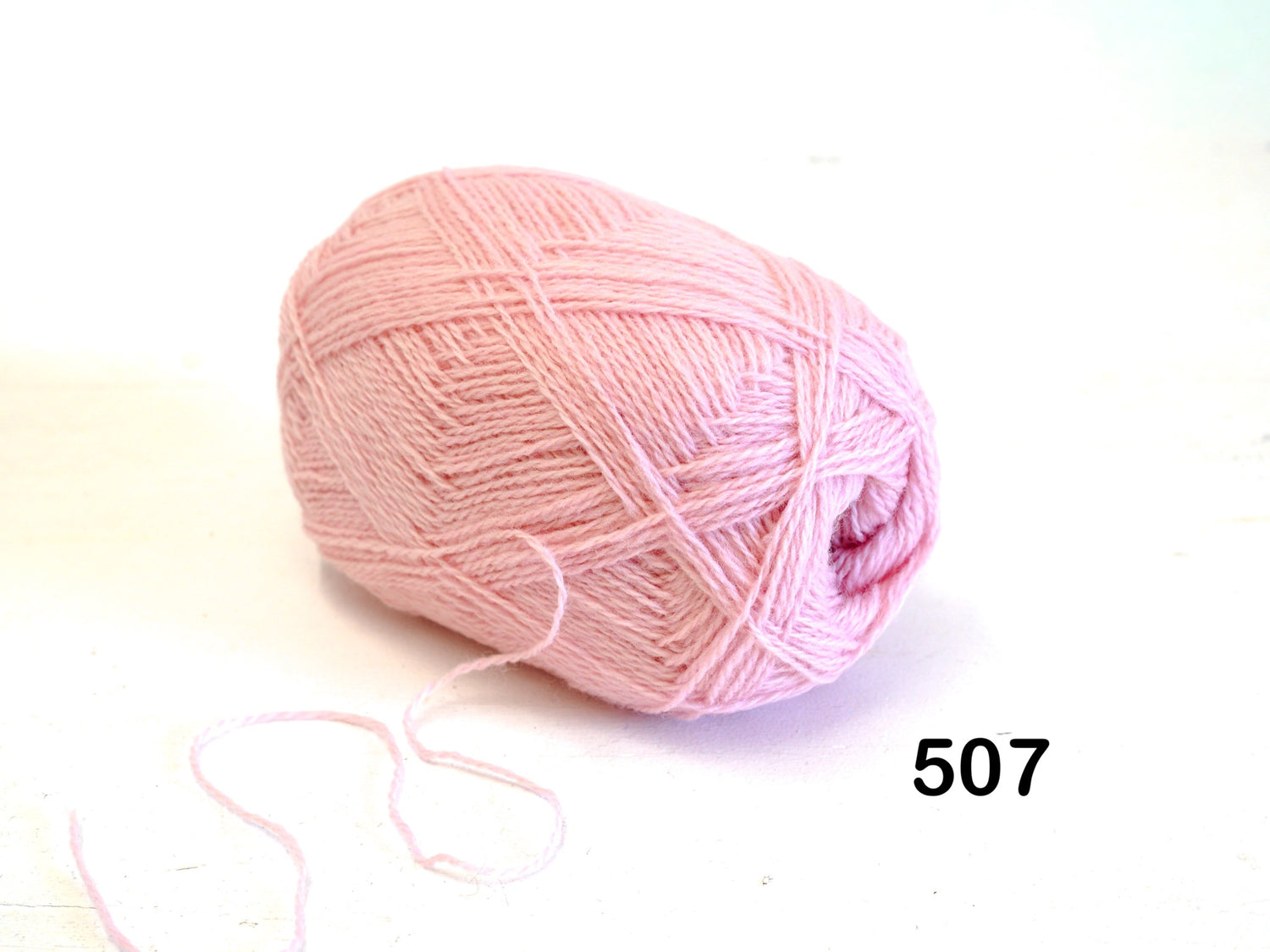 Powder Pink New Zealand wool yarn - 507