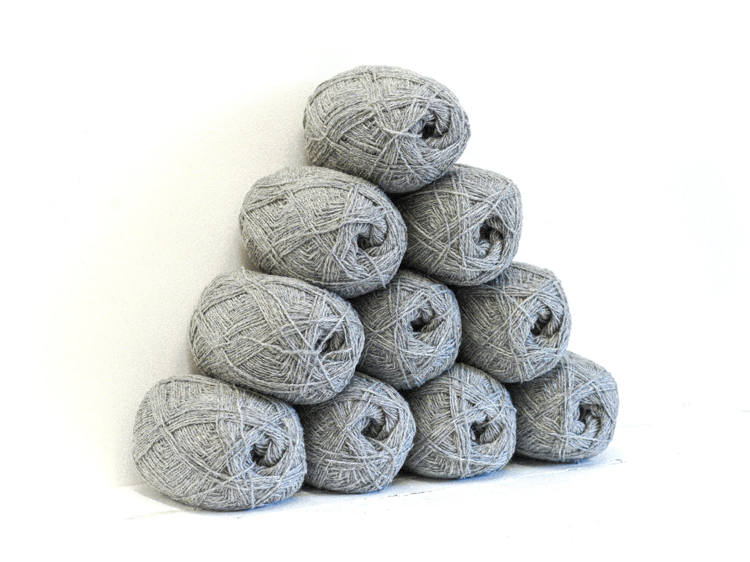 Mid grey New Zealand wool yarn - 203