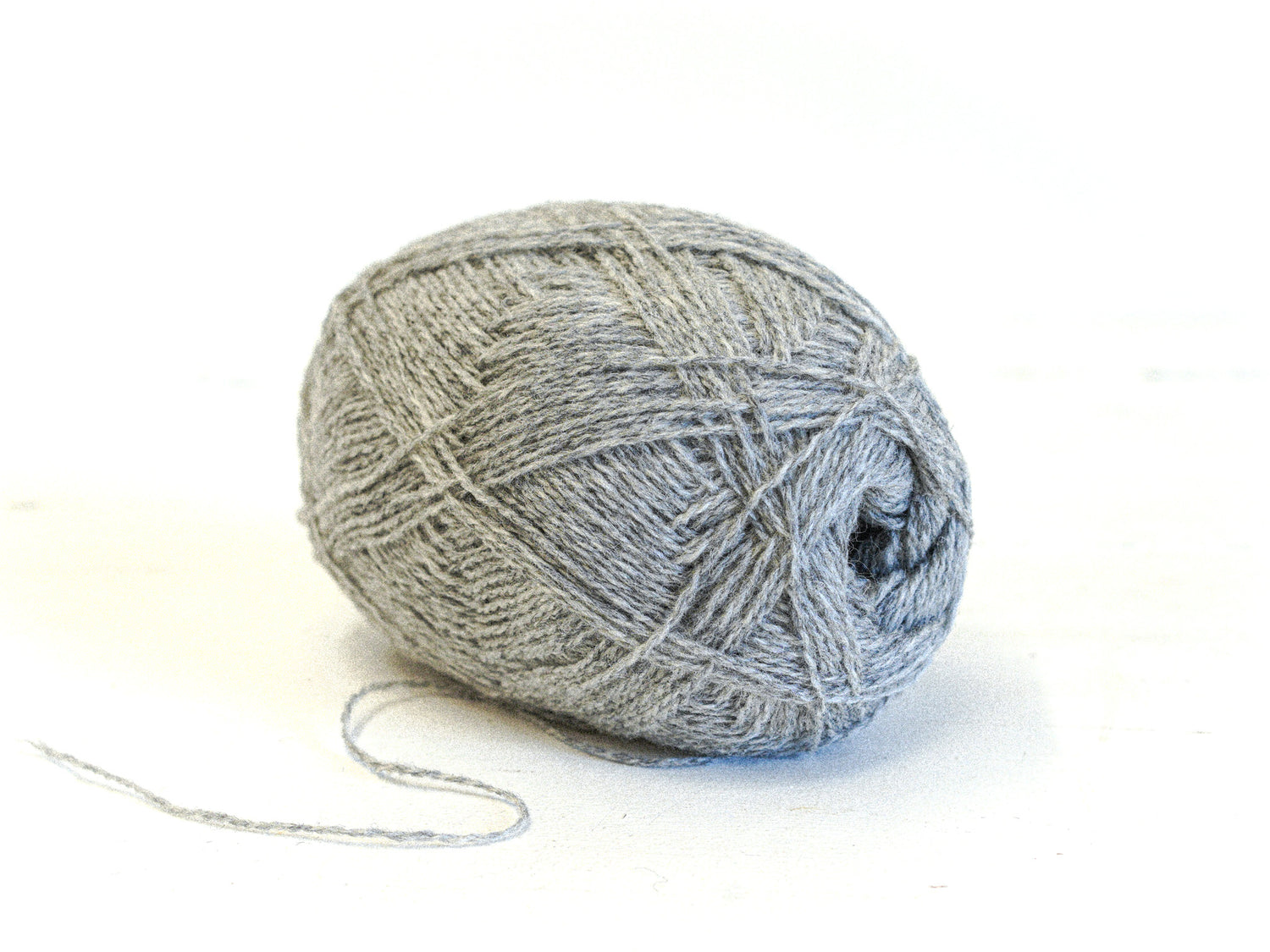 Mid grey New Zealand wool yarn - 203