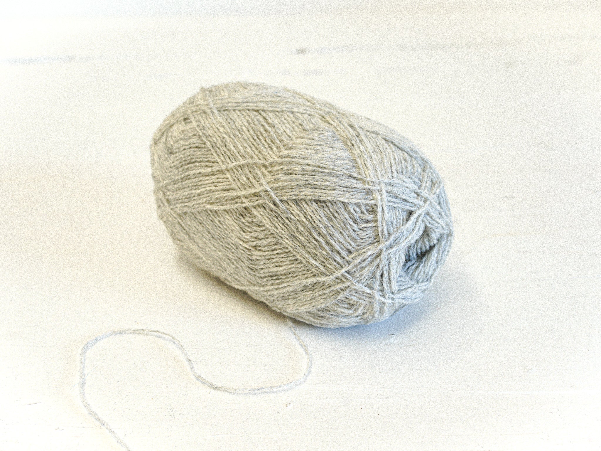 Light grey melange New Zealand wool yarn - 202