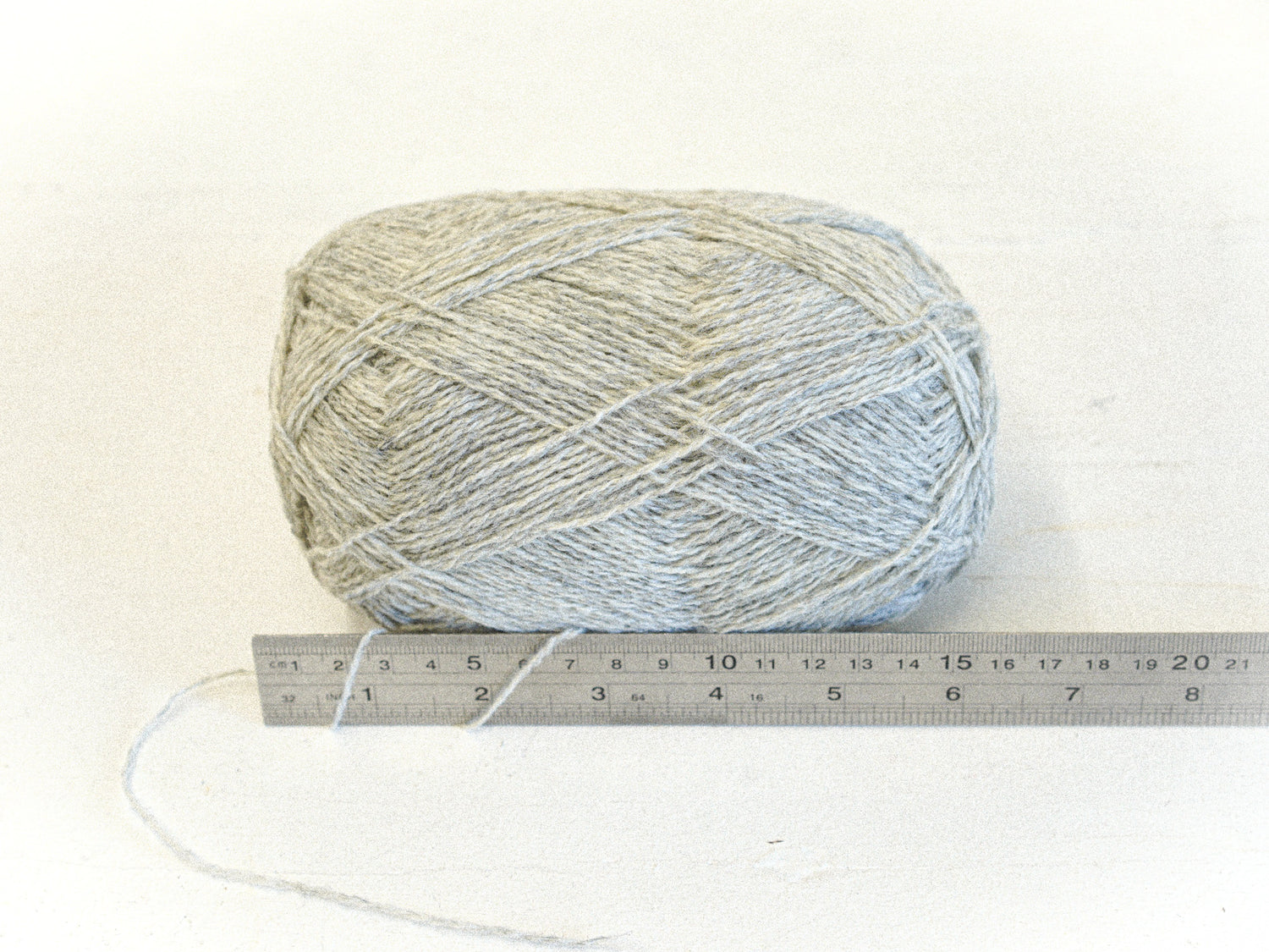 Light grey melange New Zealand wool yarn - 202