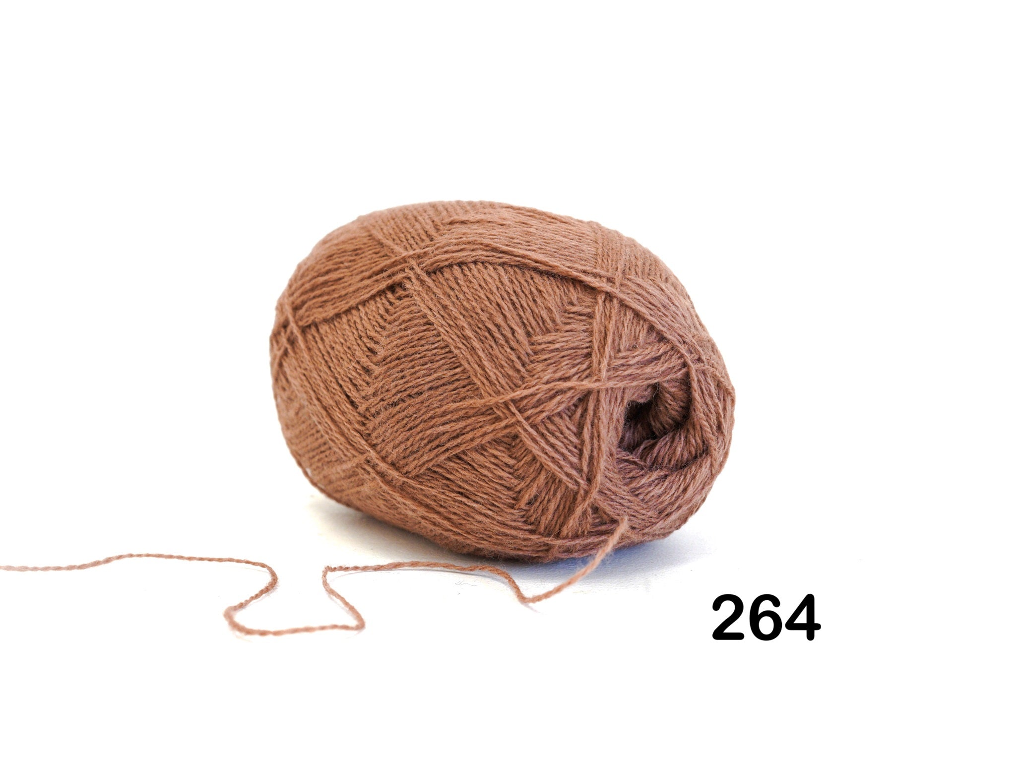 Taupe brown color New Zealand wool yarn - 264